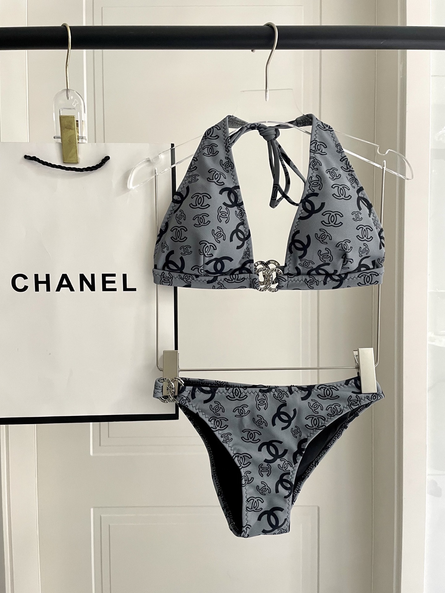 Chanel新款比基尼👙❤️😍🥰适合多种场景的游泳衣🏊‍♀️海边 游泳池 温泉 水上乐园 漂流都可以😌内