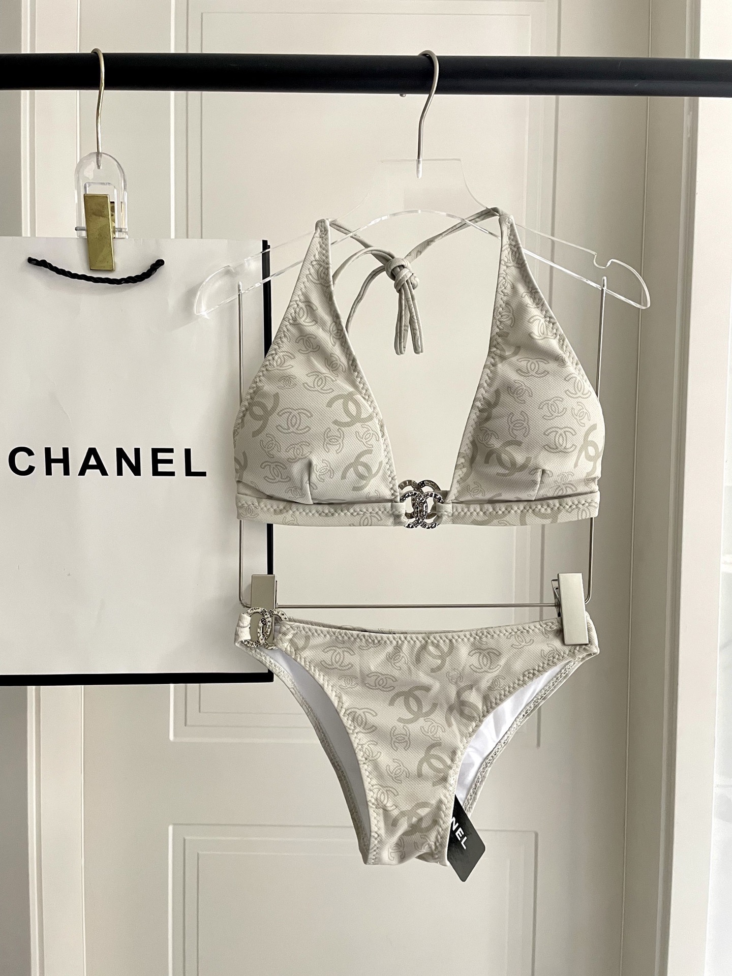 Chanel新款比基尼👙❤️😍🥰适合多种场景的游泳衣🏊‍♀️海边 游泳池 温泉 水上乐园 漂流都可以😌内