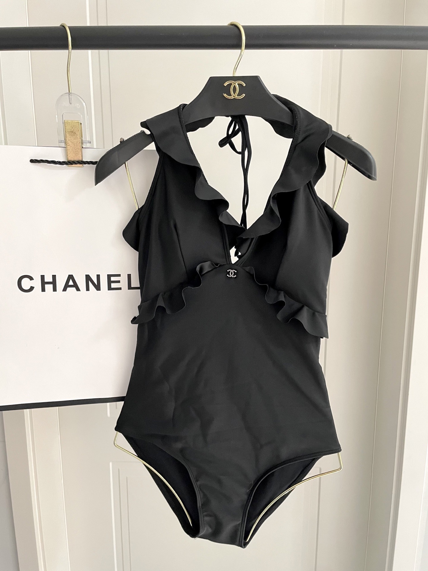Chanel新款连体泳衣😍🥰适合多种场景的游泳衣🏊‍♀️海边 游泳池 温泉 水上乐园 漂流都可以😌内搭也