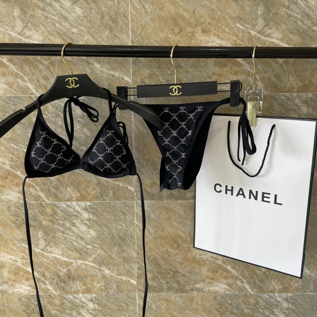 Chanel新款比基尼👙❤️😍🥰适合多种场景的游泳衣🏊‍♀️海边 游泳池 温泉 水上乐园 漂流都可以😌内