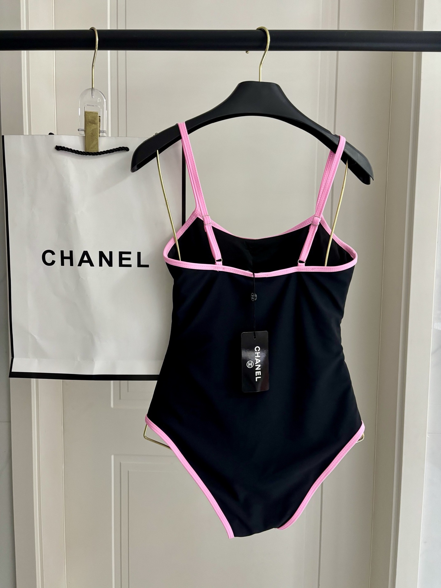 Chanel新款连体泳衣😍🥰适合多种场景的游泳衣🏊‍♀️海边 游泳池 温泉 水上乐园 漂流都可以😌内搭也