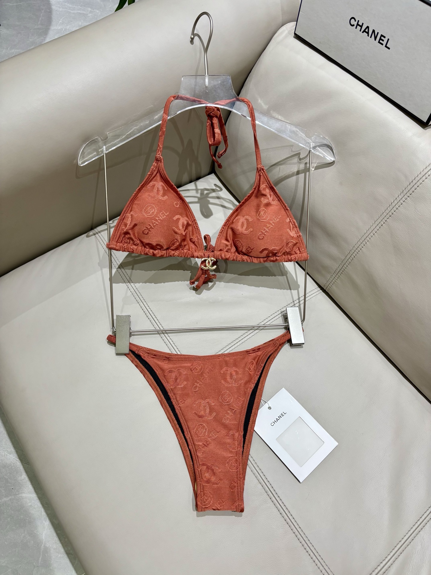 Chanel新款比基尼泳衣😍🥰适合多种场景的游泳衣🏊‍♀️海边 游泳池 温泉 水上乐园 漂流都可以😌内搭