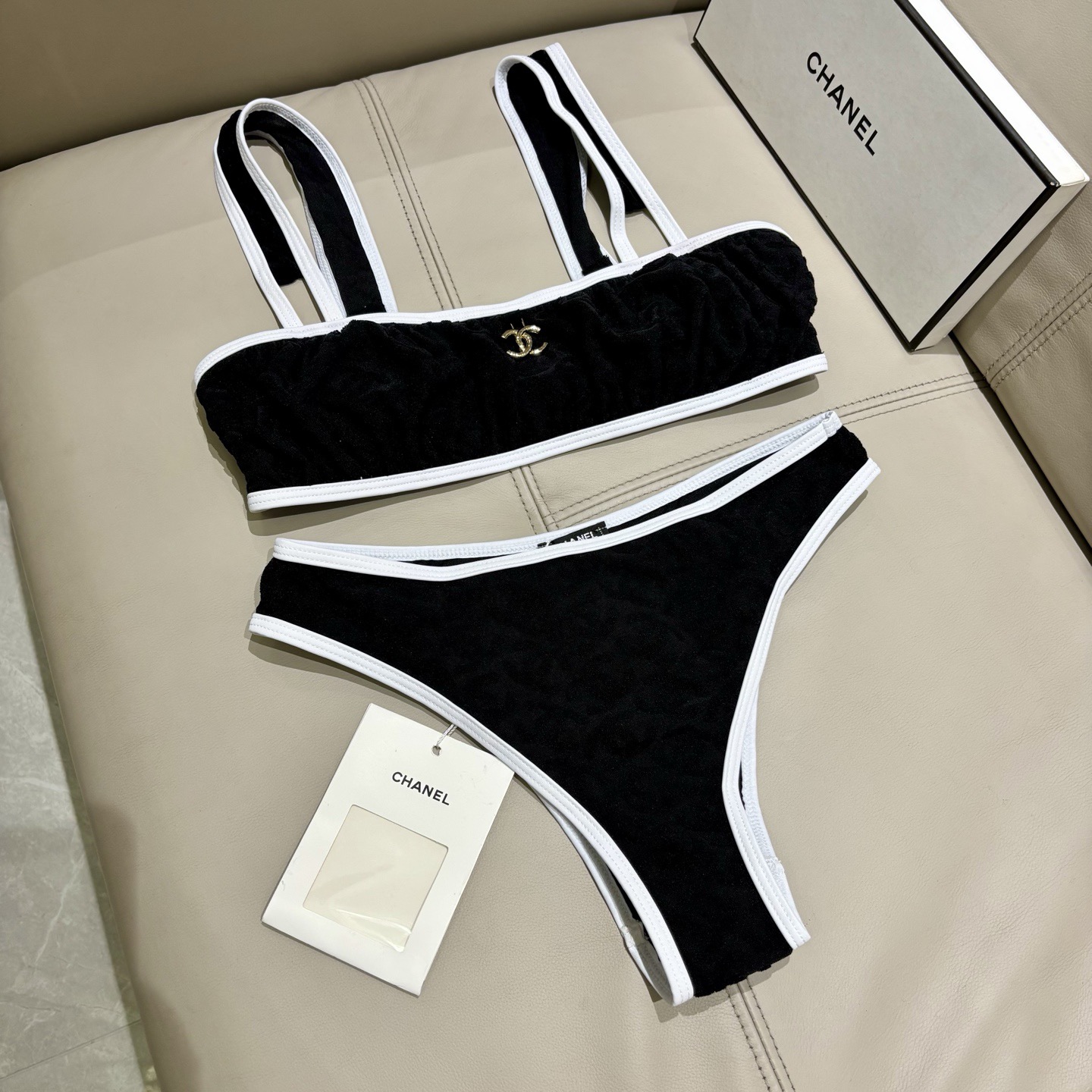 Chanel新款比基尼泳衣😍🥰适合多种场景的游泳衣🏊‍♀️海边 游泳池 温泉 水上乐园 漂流都可以😌内搭
