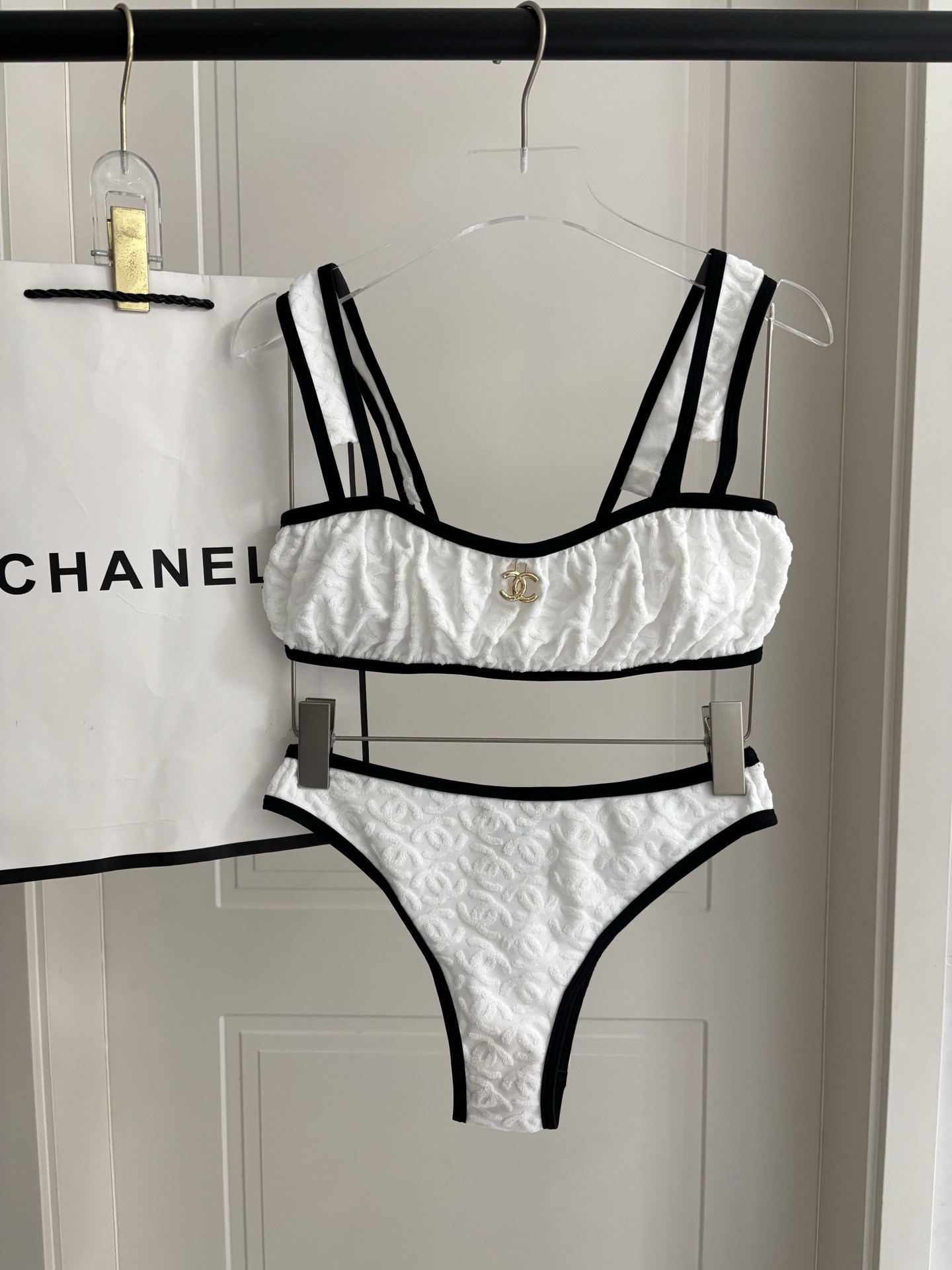 Chanel新款比基尼泳衣😍🥰适合多种场景的游泳衣🏊‍♀️海边 游泳池 温泉 水上乐园 漂流都可以😌内搭