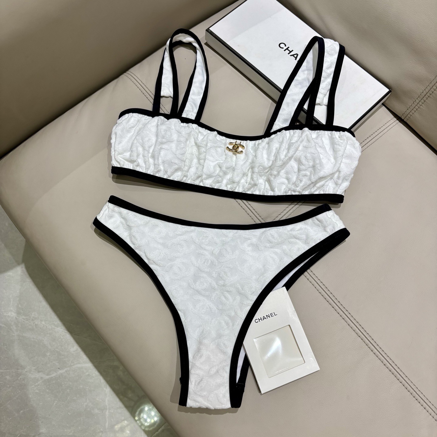 Chanel新款比基尼泳衣😍🥰适合多种场景的游泳衣🏊‍♀️海边 游泳池 温泉 水上乐园 漂流都可以😌内搭