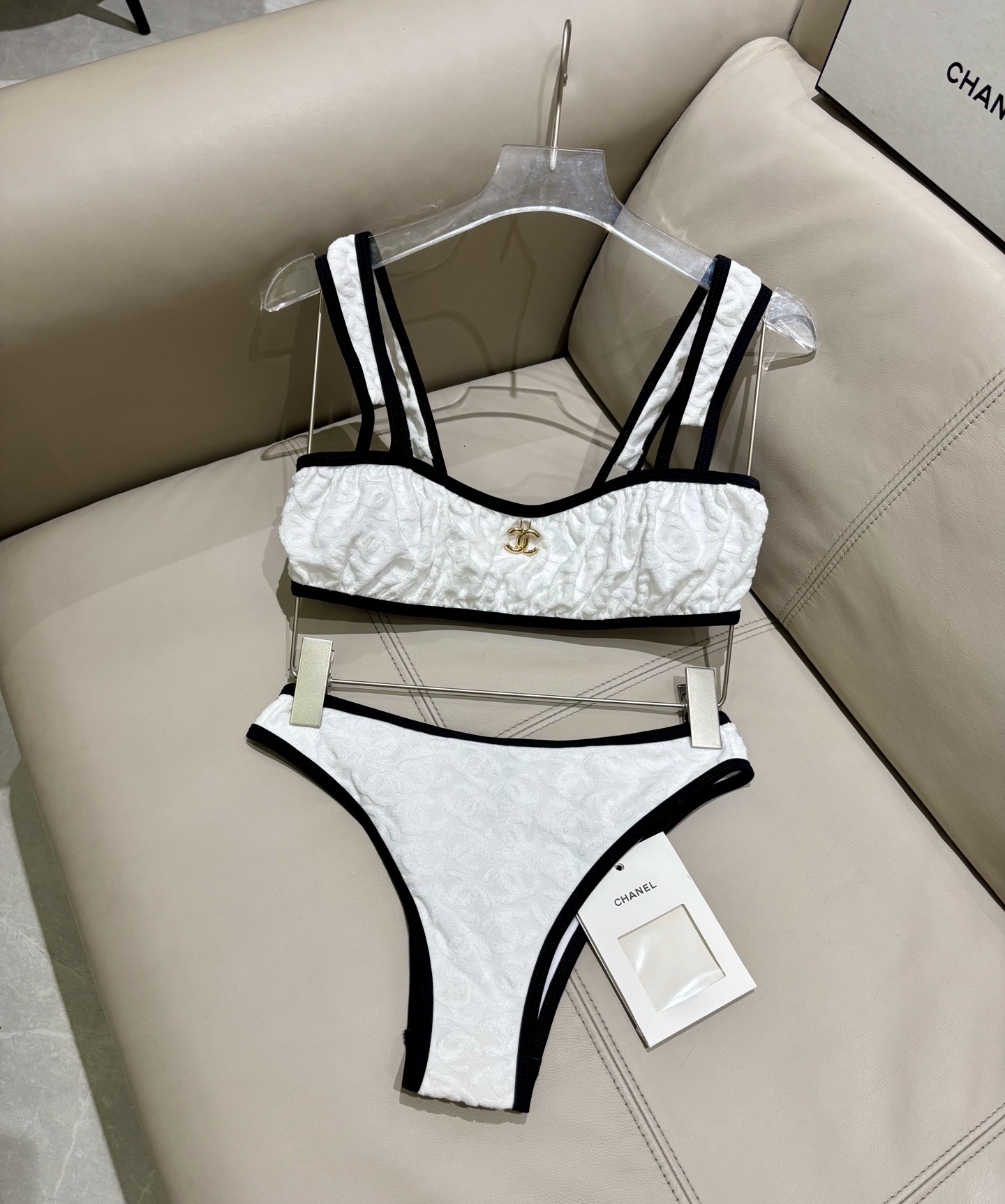 Chanel新款比基尼泳衣😍🥰适合多种场景的游泳衣🏊‍♀️海边 游泳池 温泉 水上乐园 漂流都可以😌内搭