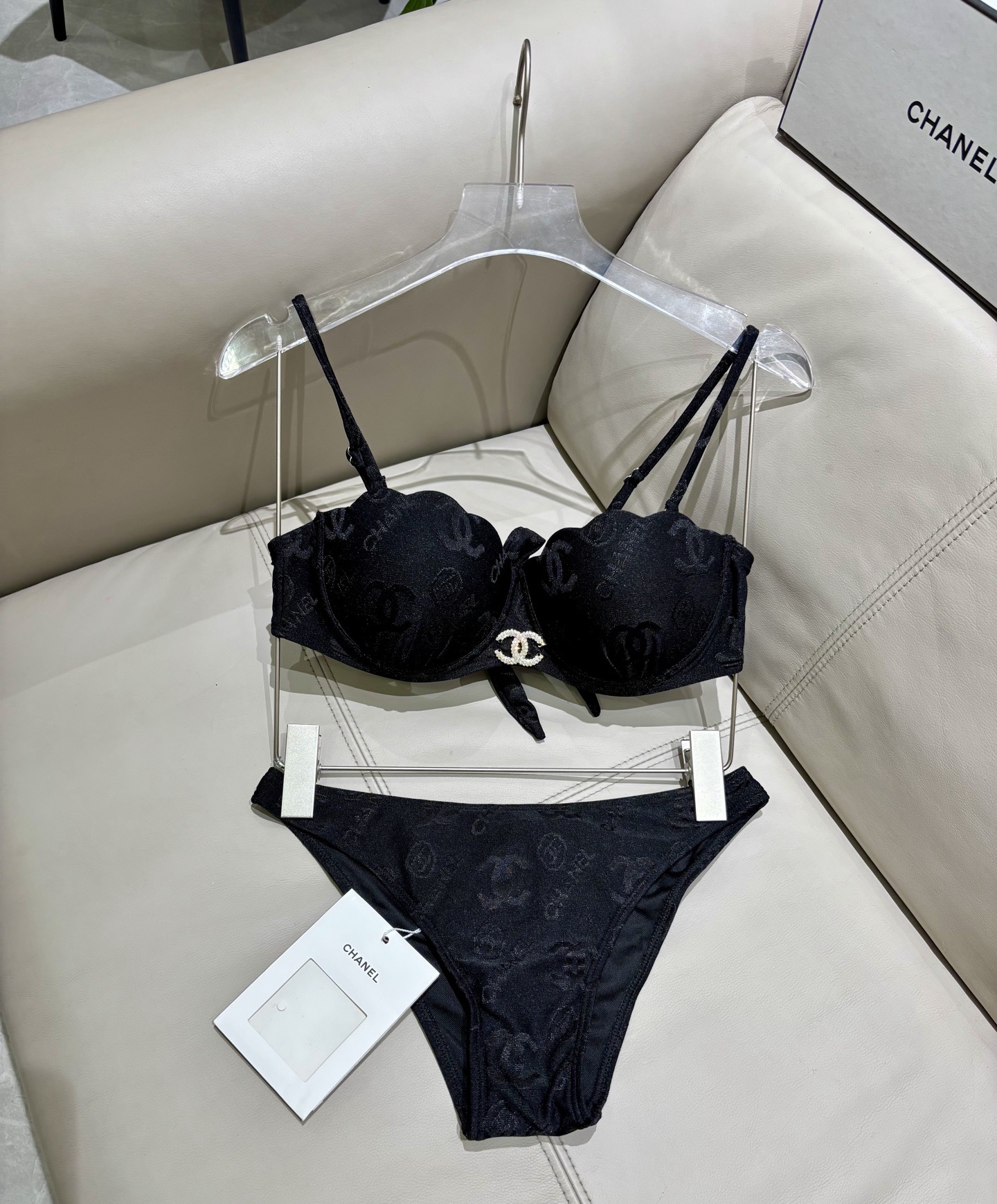 Chanel新款比基尼泳衣😍🥰适合多种场景的游泳衣🏊‍♀️海边 游泳池 温泉 水上乐园 漂流都可以😌内搭