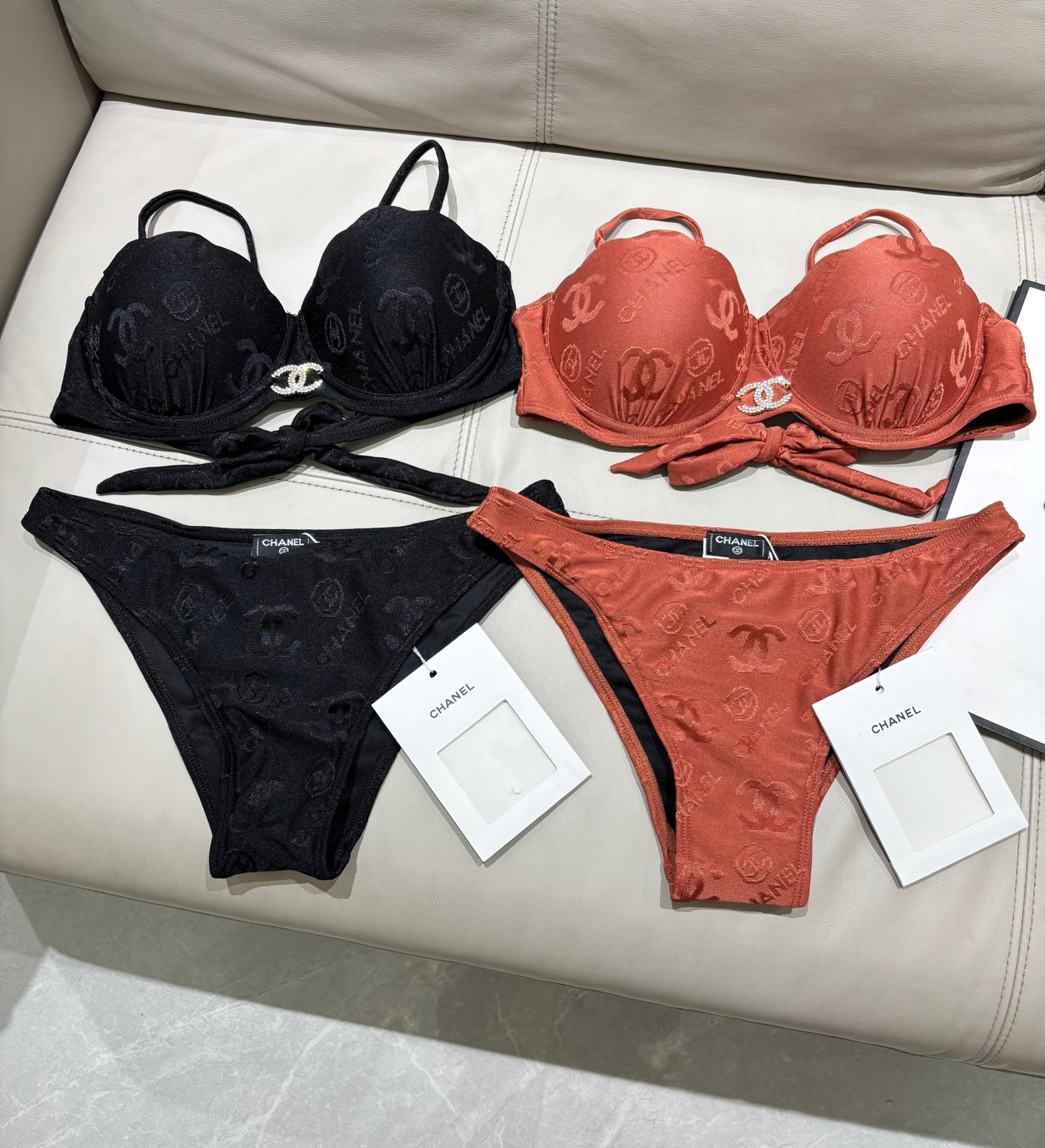 Chanel新款比基尼泳衣😍🥰适合多种场景的游泳衣🏊‍♀️海边 游泳池 温泉 水上乐园 漂流都可以😌内搭