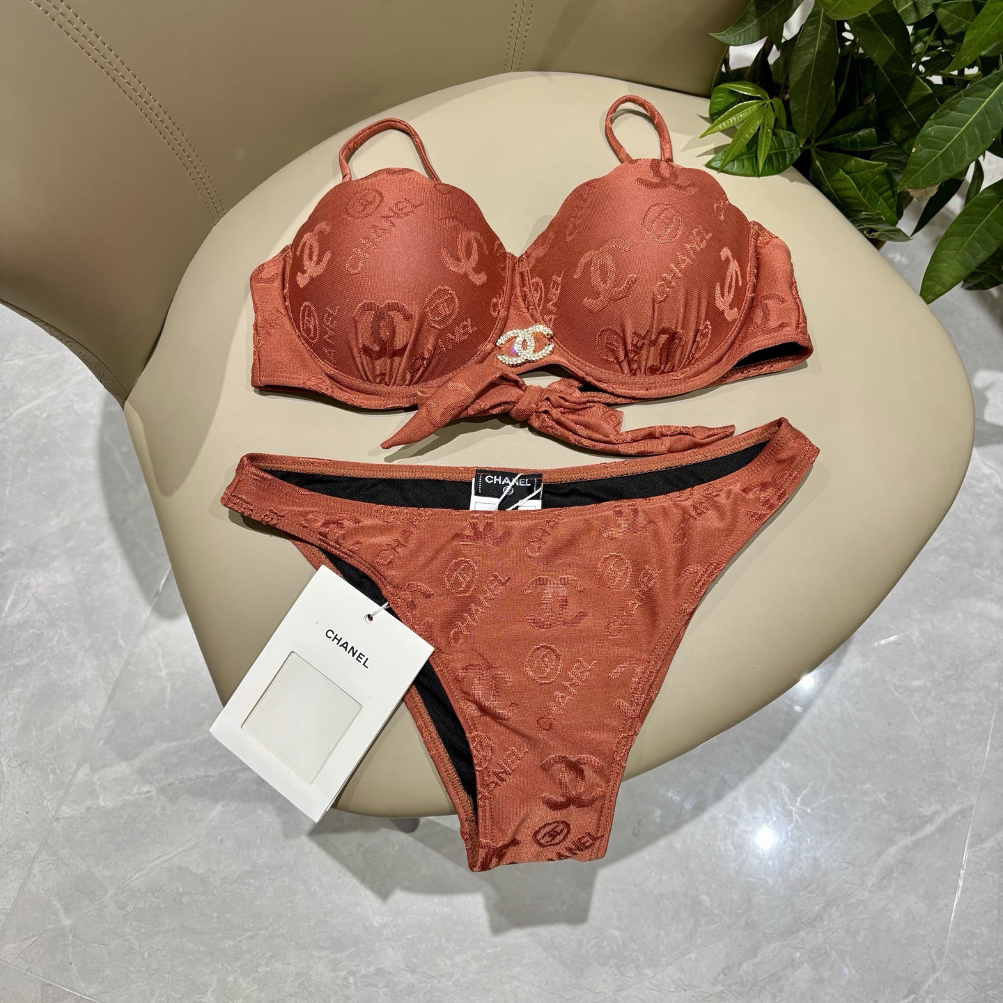 Chanel新款比基尼泳衣😍🥰适合多种场景的游泳衣🏊‍♀️海边 游泳池 温泉 水上乐园 漂流都可以😌内搭