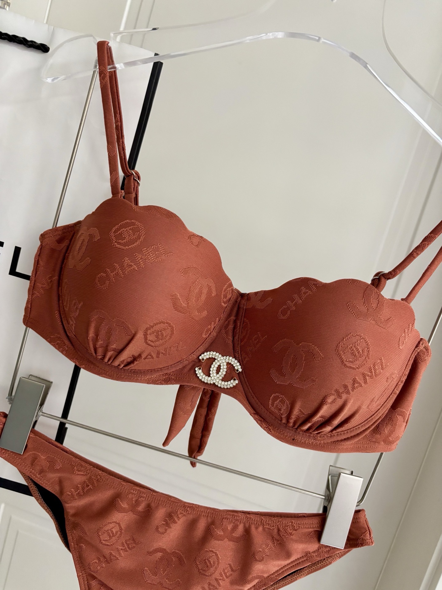 Chanel新款比基尼泳衣😍🥰适合多种场景的游泳衣🏊‍♀️海边 游泳池 温泉 水上乐园 漂流都可以😌内搭