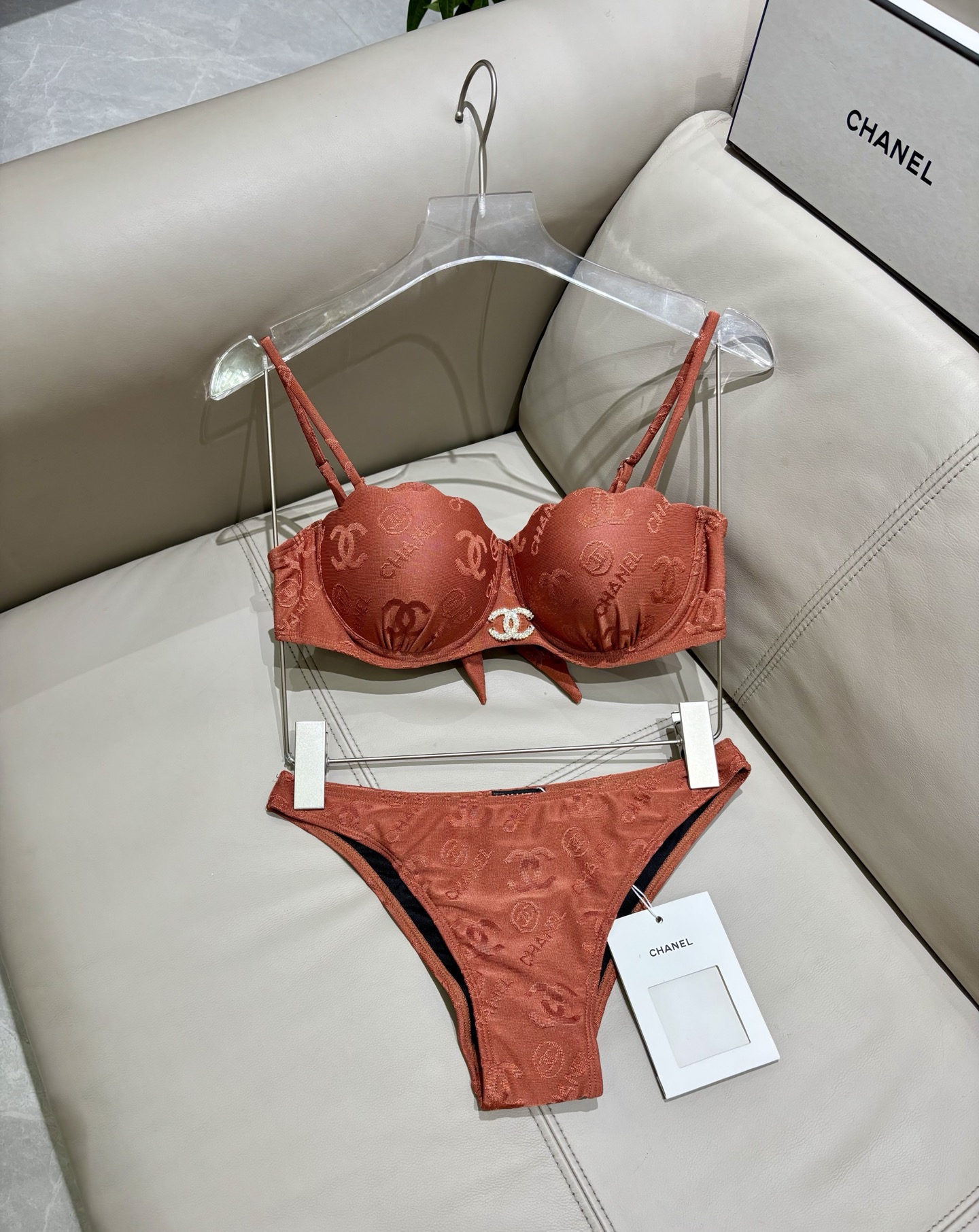 Chanel新款比基尼泳衣😍🥰适合多种场景的游泳衣🏊‍♀️海边 游泳池 温泉 水上乐园 漂流都可以😌内搭