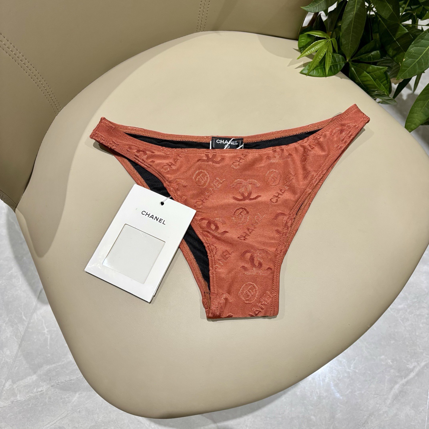 Chanel新款比基尼泳衣😍🥰适合多种场景的游泳衣🏊‍♀️海边 游泳池 温泉 水上乐园 漂流都可以😌内搭