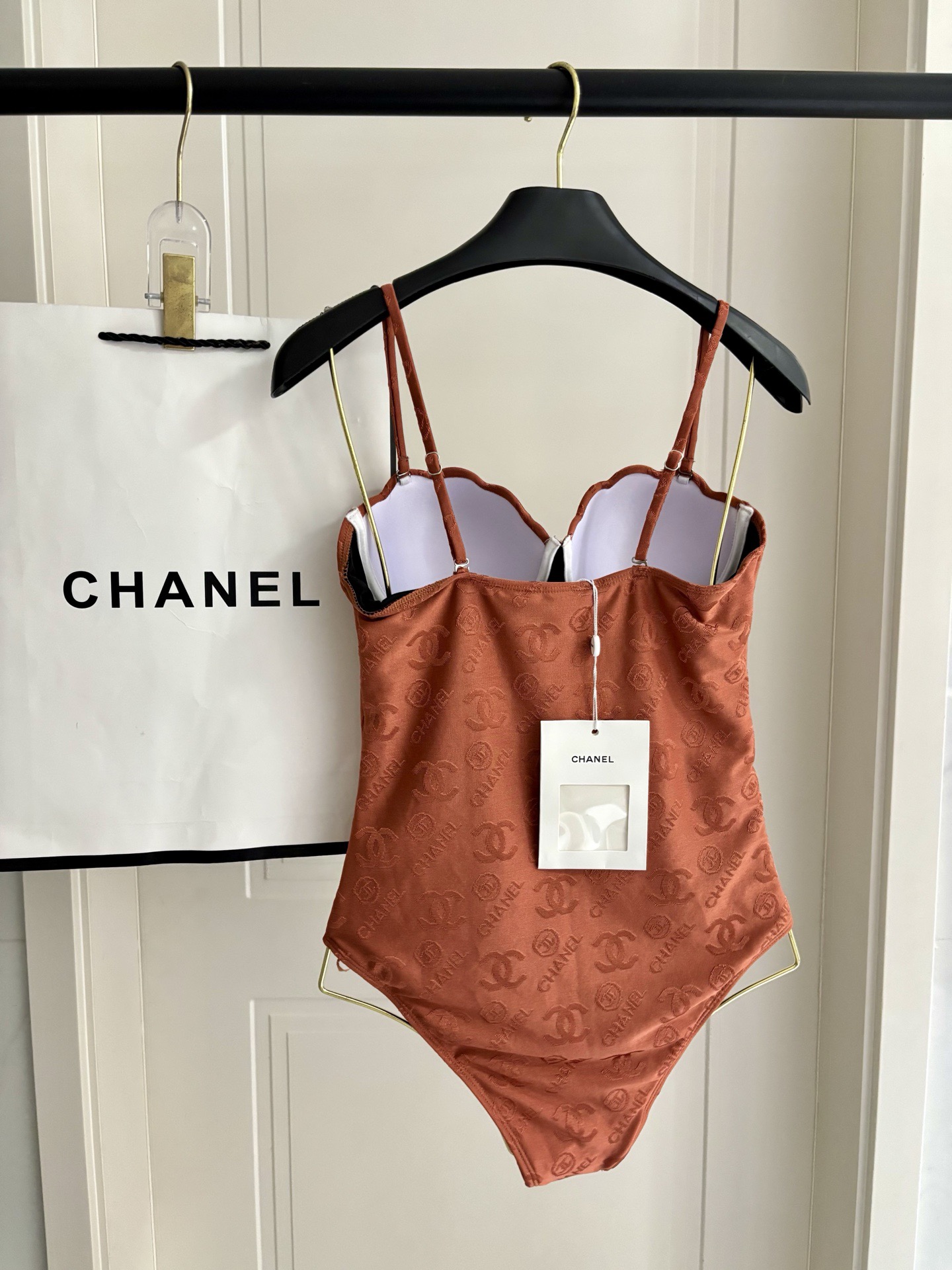 Chanel新款连体泳衣😍🥰适合多种场景的游泳衣🏊‍♀️海边 游泳池 温泉 水上乐园 漂流都可以😌内搭也