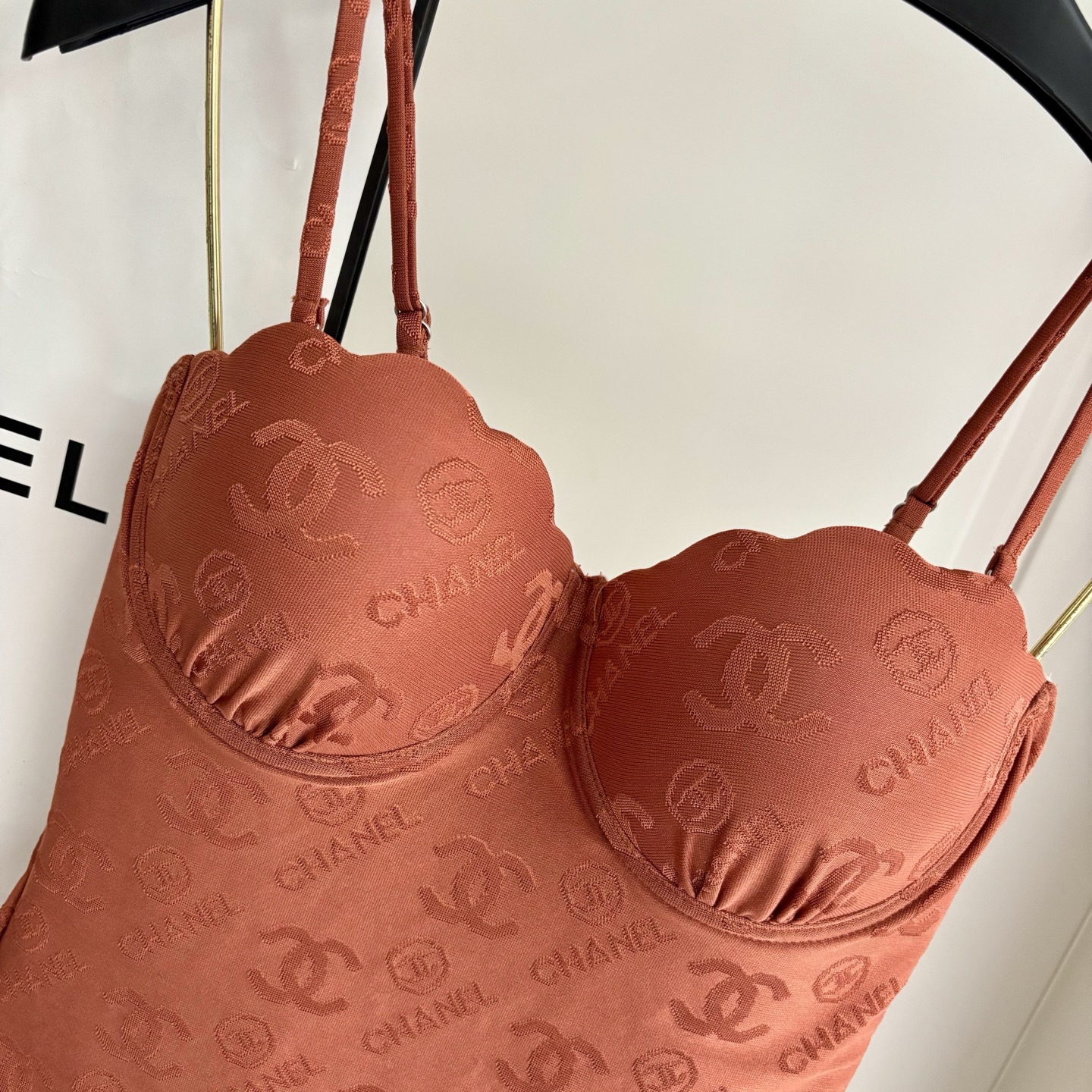 Chanel新款连体泳衣😍🥰适合多种场景的游泳衣🏊‍♀️海边 游泳池 温泉 水上乐园 漂流都可以😌内搭也