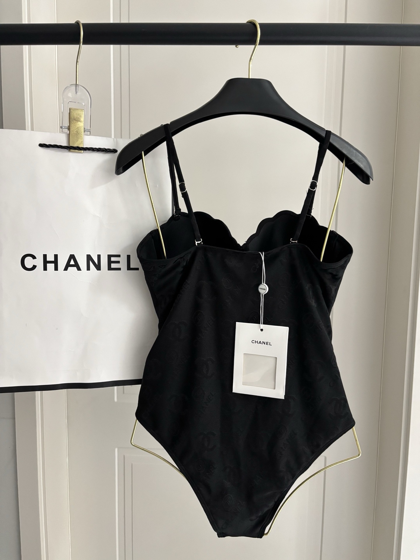 Chanel新款泳衣😍🥰适合多种场景的游泳衣🏊‍♀️海边 游泳池 温泉 水上乐园 漂流都可以😌内搭也完全