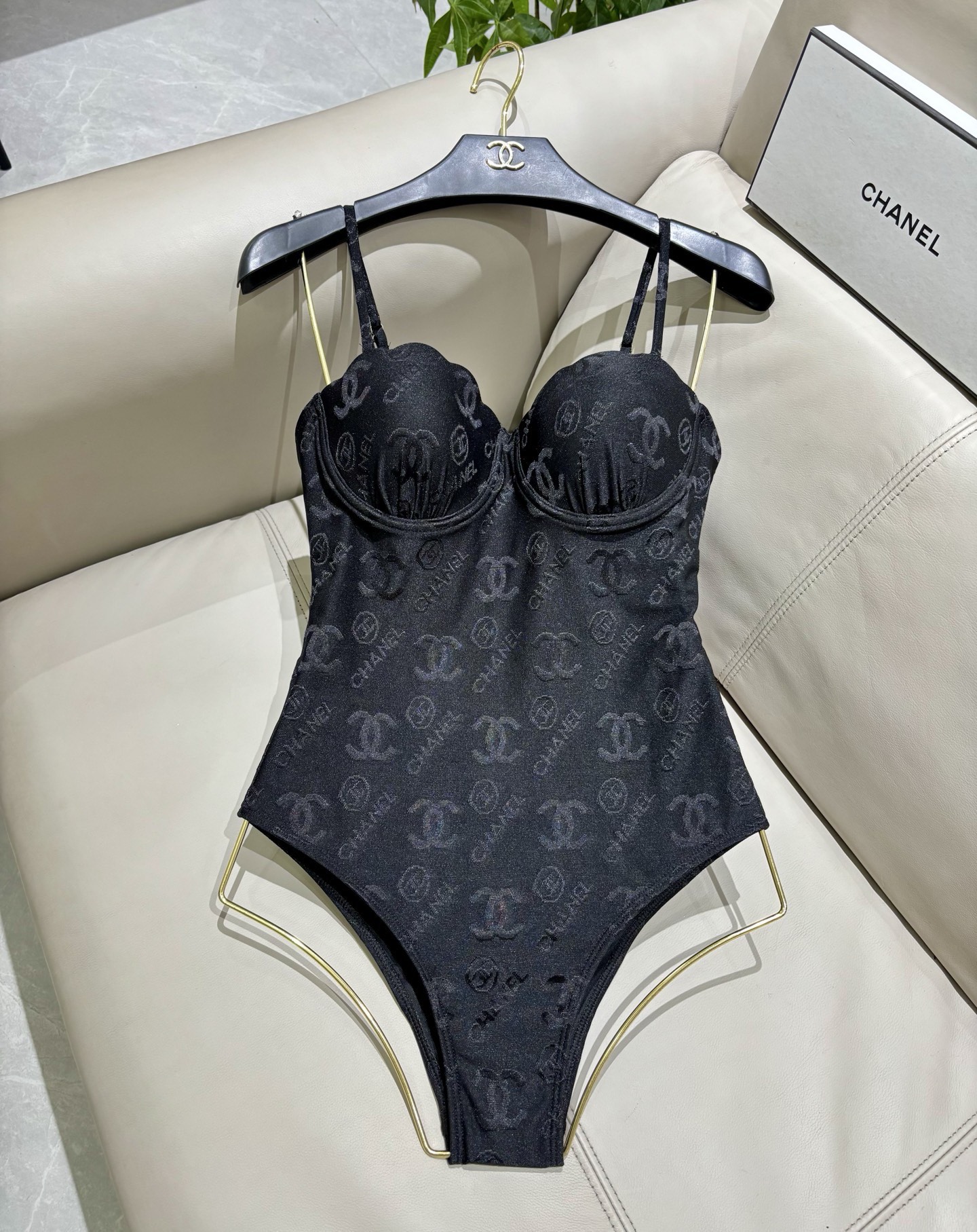 Chanel新款泳衣😍🥰适合多种场景的游泳衣🏊‍♀️海边 游泳池 温泉 水上乐园 漂流都可以😌内搭也完全