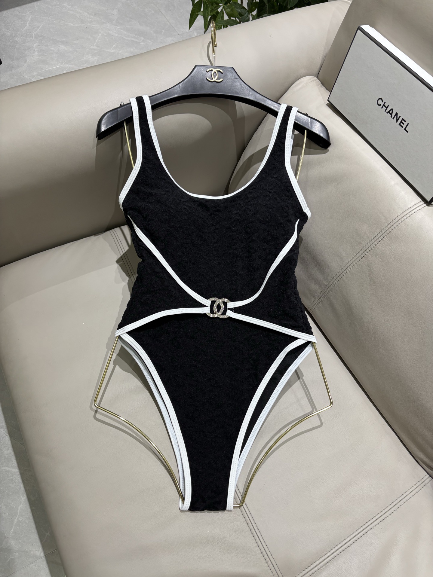 Chanel新款泳衣😍🥰适合多种场景的游泳衣🏊‍♀️海边 游泳池 温泉 水上乐园 漂流都可以😌内搭也完全