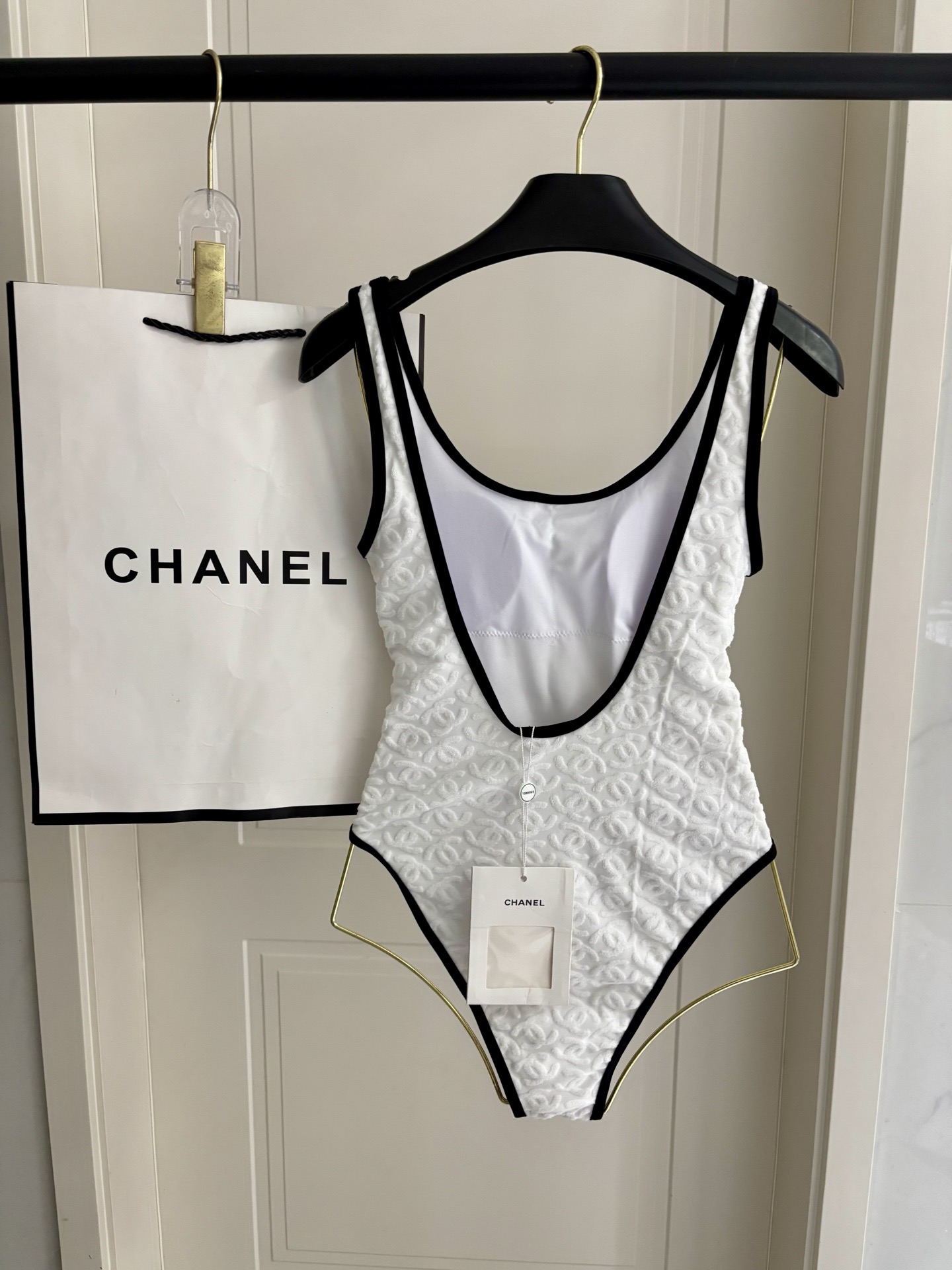 Chanel新款泳衣😍🥰适合多种场景的游泳衣🏊‍♀️海边 游泳池 温泉 水上乐园 漂流都可以😌内搭也完全