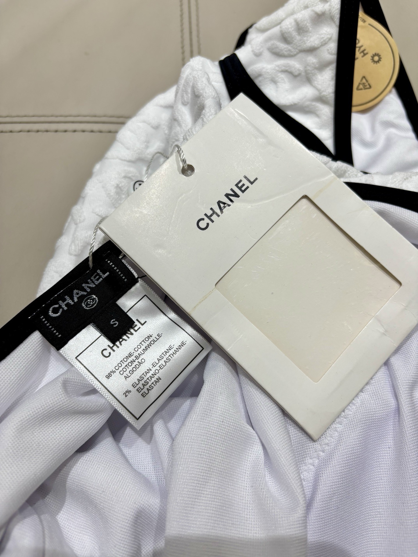 Chanel新款泳衣😍🥰适合多种场景的游泳衣🏊‍♀️海边 游泳池 温泉 水上乐园 漂流都可以😌内搭也完全