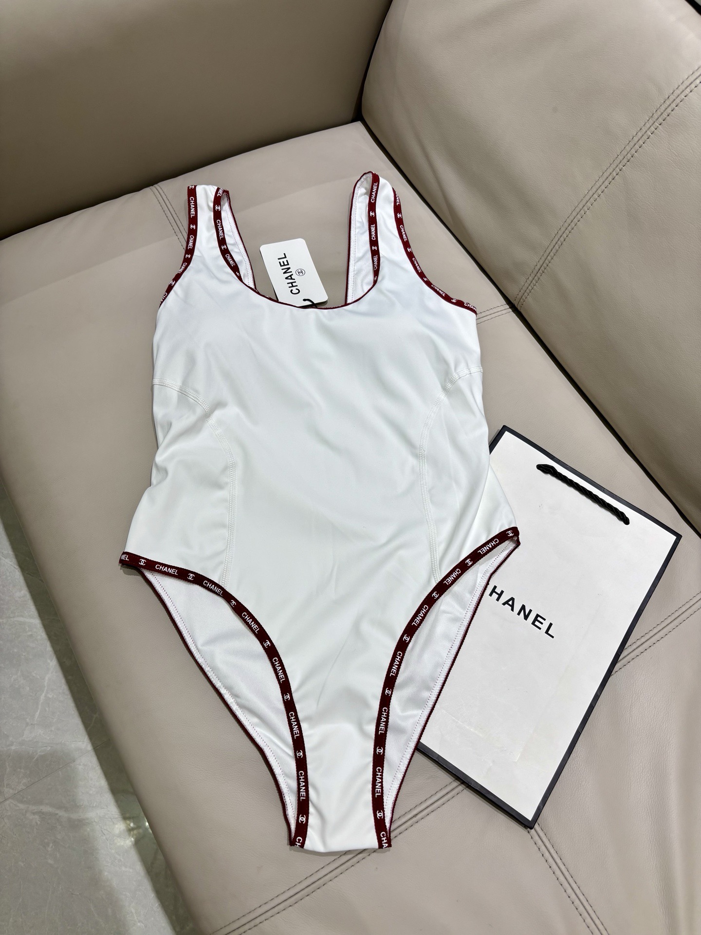 Chanel新款泳衣😍🥰适合多种场景的游泳衣🏊‍♀️海边 游泳池 温泉 水上乐园 漂流都可以😌内搭也完全