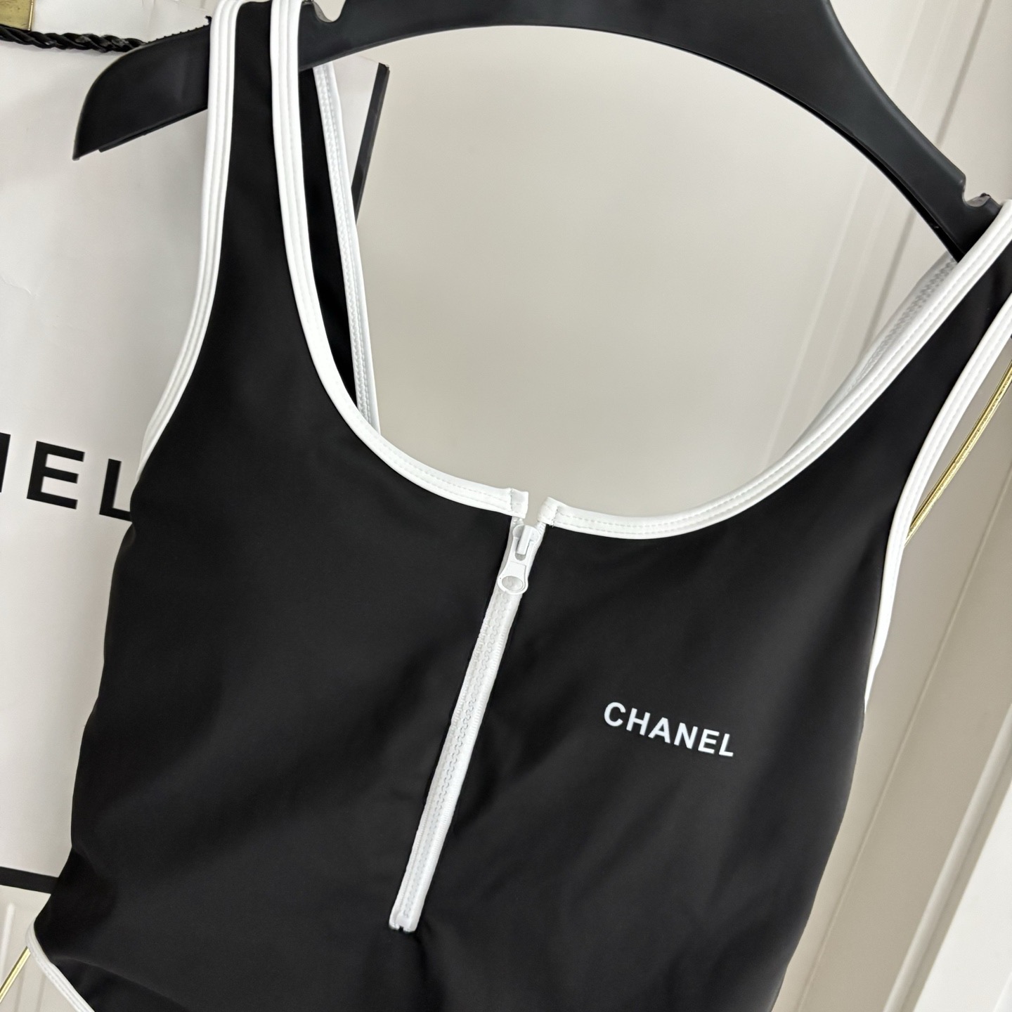 Chanel新款泳衣😍🥰适合多种场景的游泳衣🏊‍♀️海边 游泳池 温泉 水上乐园 漂流都可以😌内搭也完全