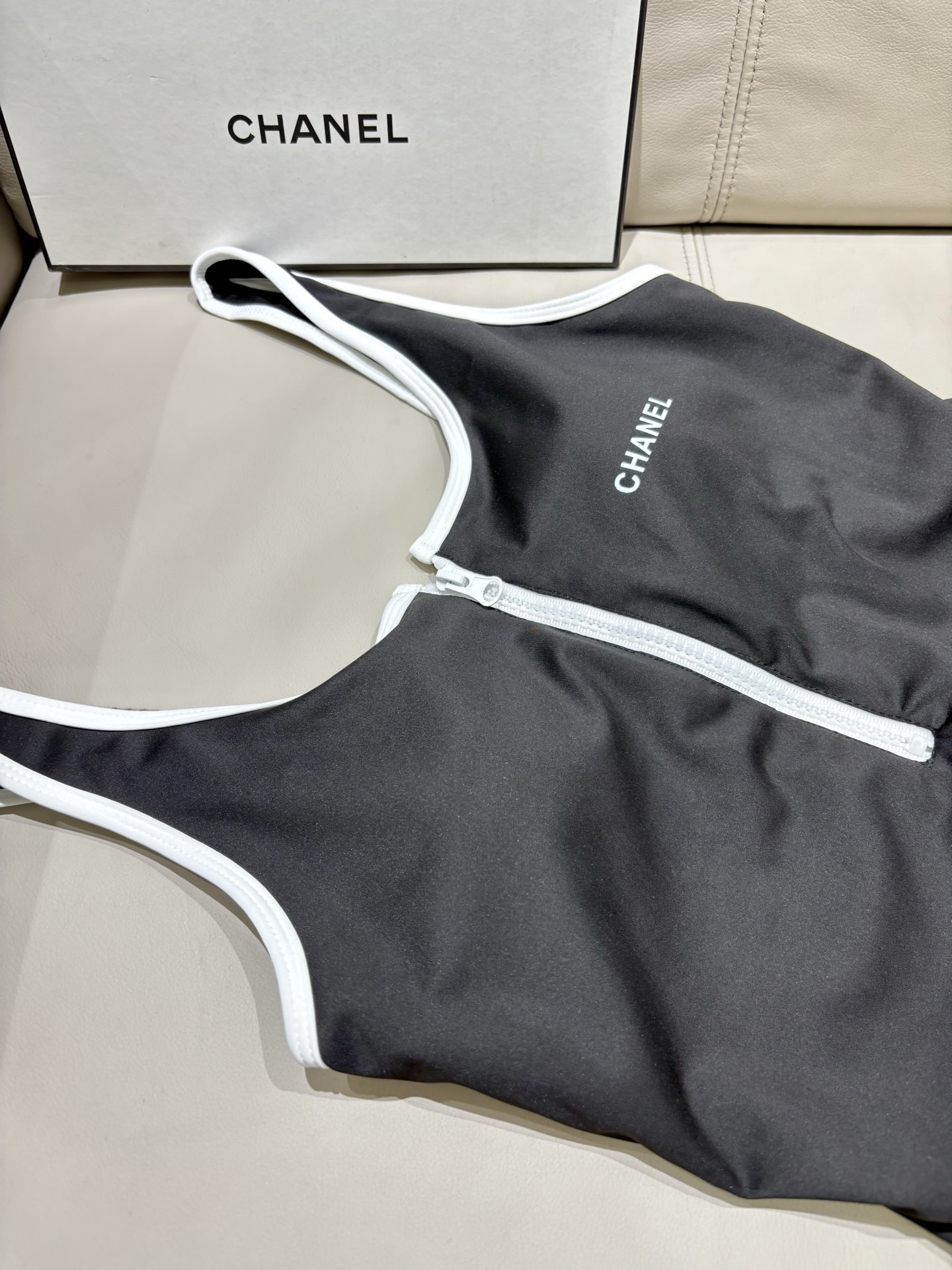 Chanel新款泳衣😍🥰适合多种场景的游泳衣🏊‍♀️海边 游泳池 温泉 水上乐园 漂流都可以😌内搭也完全