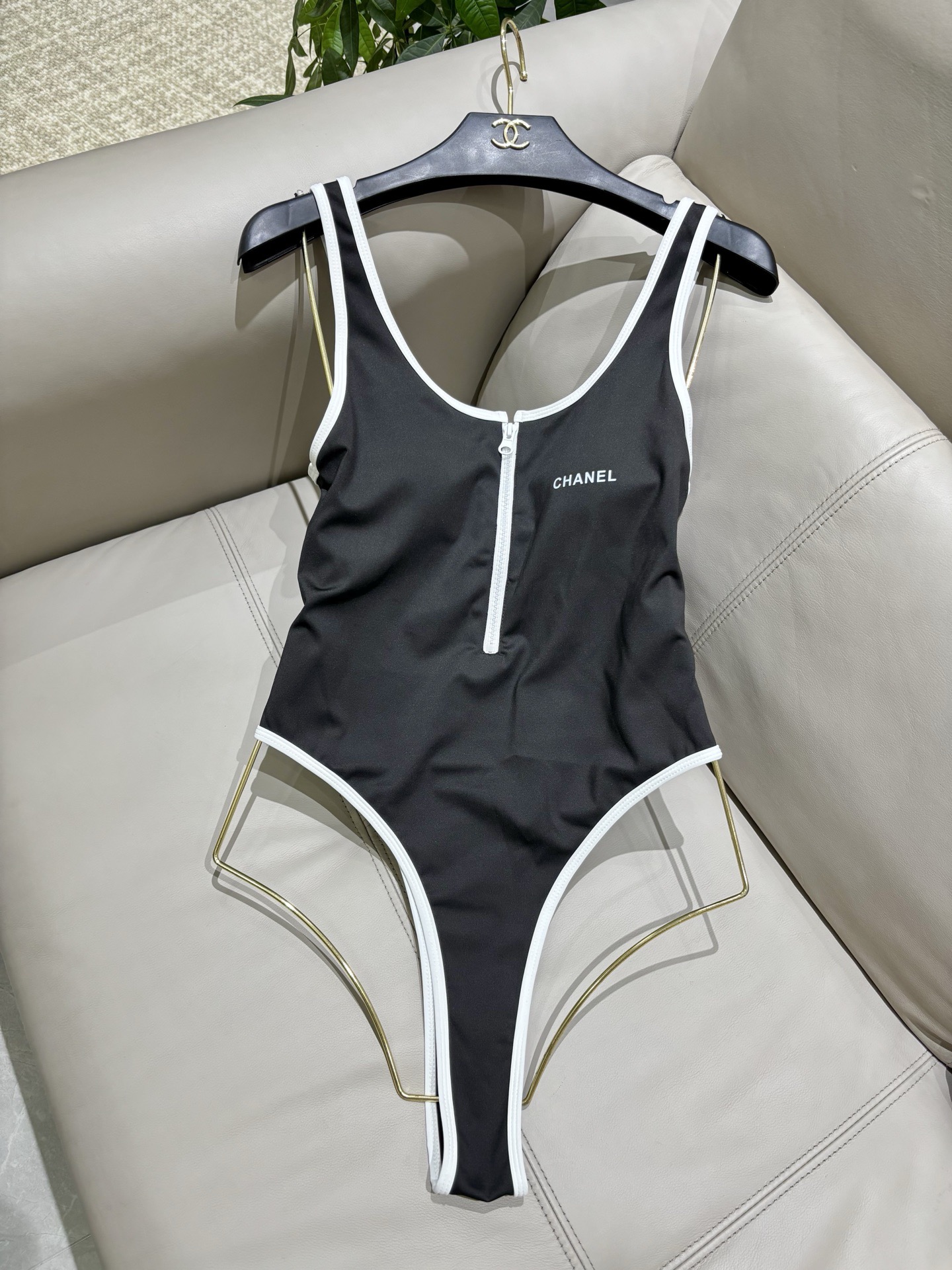 Chanel新款泳衣😍🥰适合多种场景的游泳衣🏊‍♀️海边 游泳池 温泉 水上乐园 漂流都可以😌内搭也完全