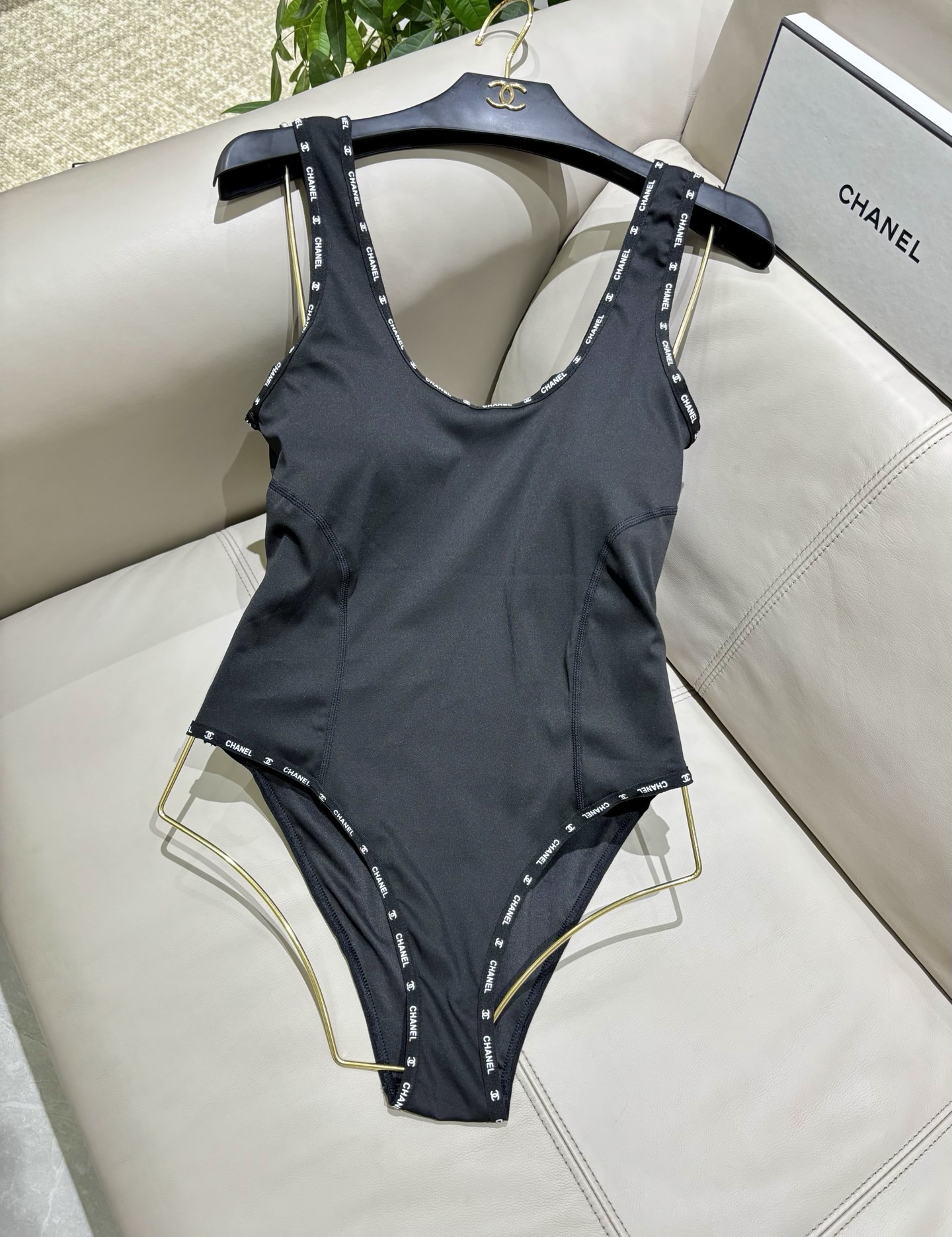 Chanel新款泳衣😍🥰适合多种场景的游泳衣🏊‍♀️海边 游泳池 温泉 水上乐园 漂流都可以😌内搭也完全