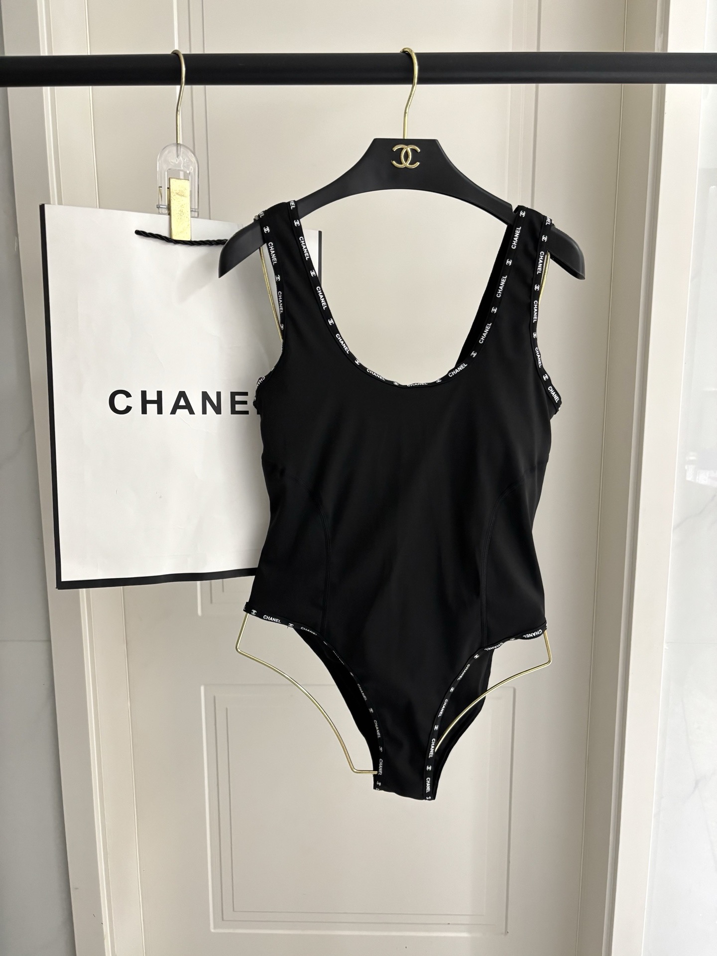Chanel新款泳衣😍🥰适合多种场景的游泳衣🏊‍♀️海边 游泳池 温泉 水上乐园 漂流都可以😌内搭也完全