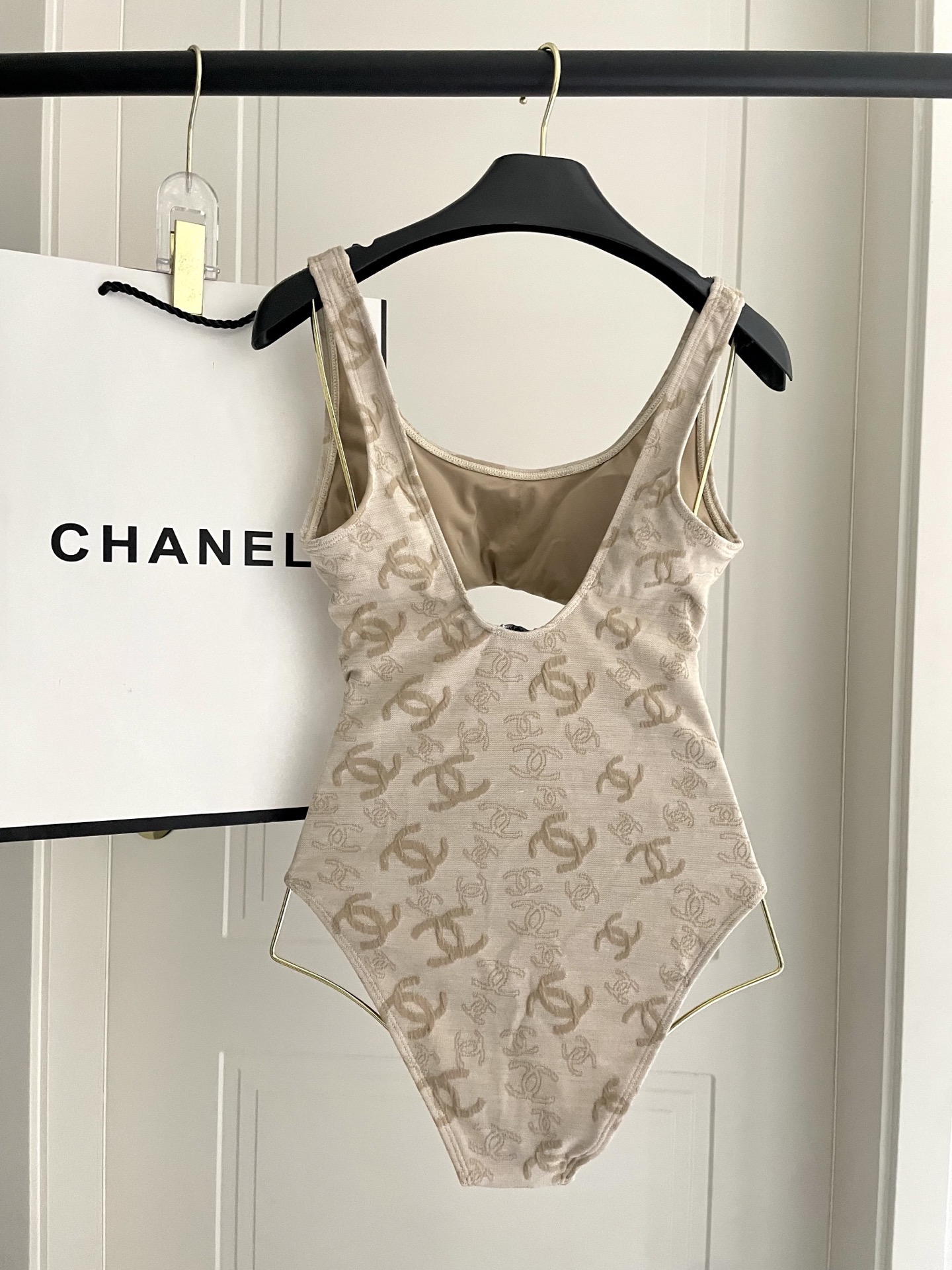 Chanel新款泳衣😍🥰适合多种场景的游泳衣🏊‍♀️海边 游泳池 温泉 水上乐园 漂流都可以😌内搭也完全