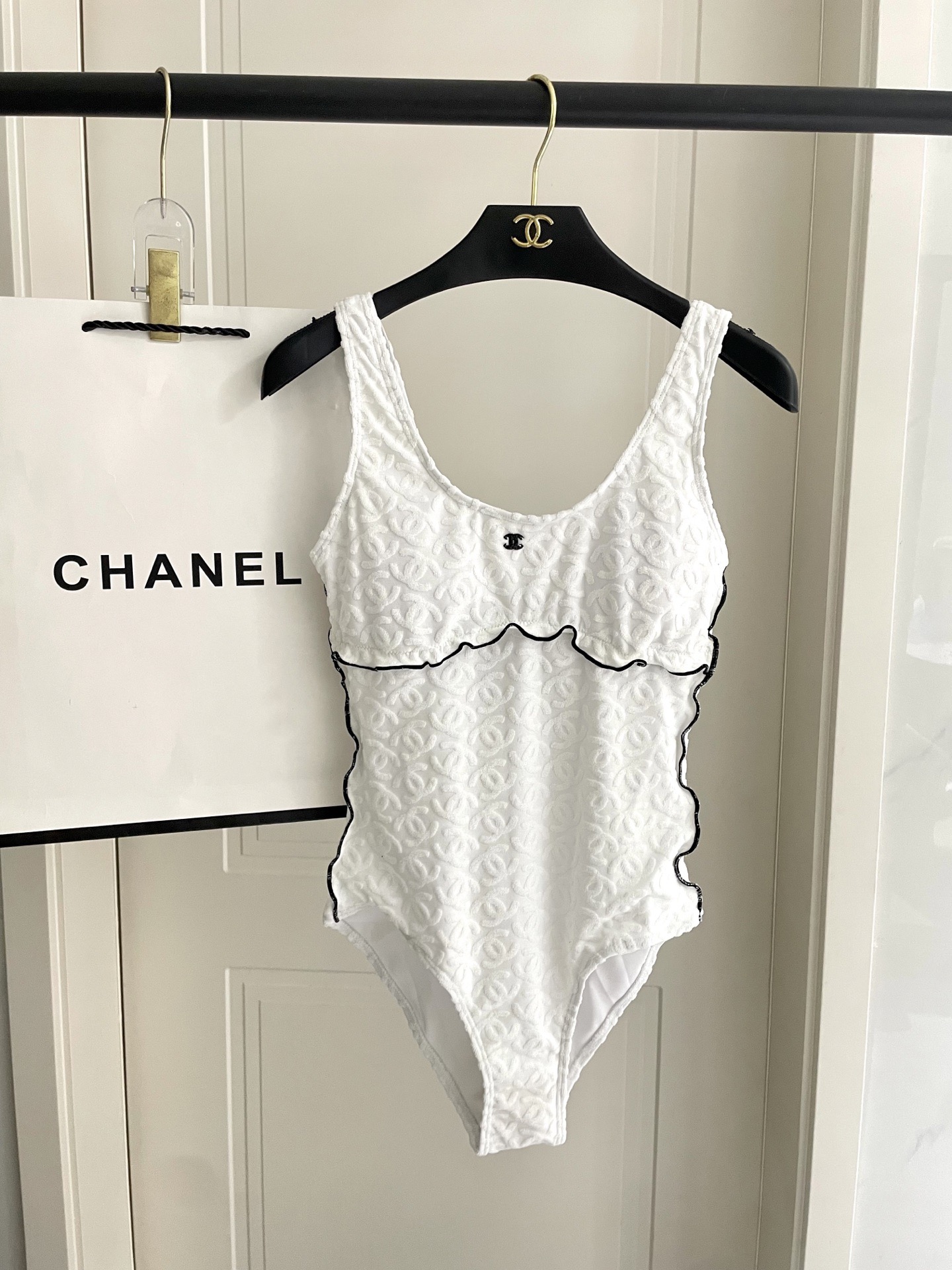 Chanel新款泳衣😍🥰适合多种场景的游泳衣🏊‍♀️海边 游泳池 温泉 水上乐园 漂流都可以😌内搭也完全