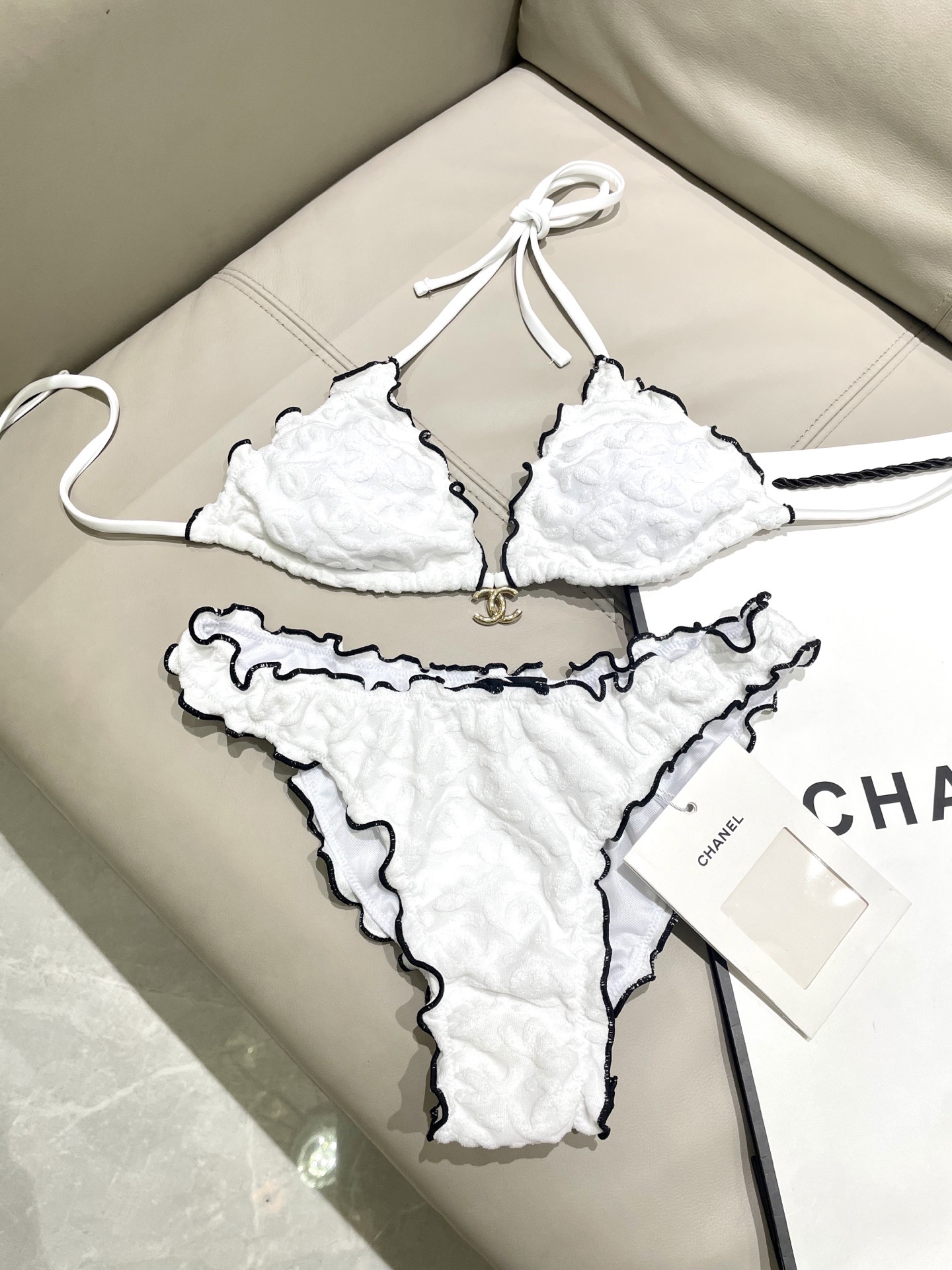 Chanel新款比基尼泳衣😍🥰适合多种场景的游泳衣🏊‍♀️海边 游泳池 温泉 水上乐园 漂流都可以😌内搭