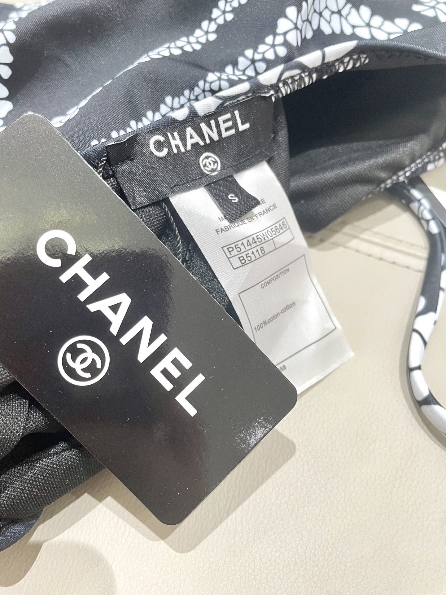 Chanel新款泳衣😍🥰适合多种场景的游泳衣🏊‍♀️海边 游泳池 温泉 水上乐园 漂流都可以😌内搭也完全