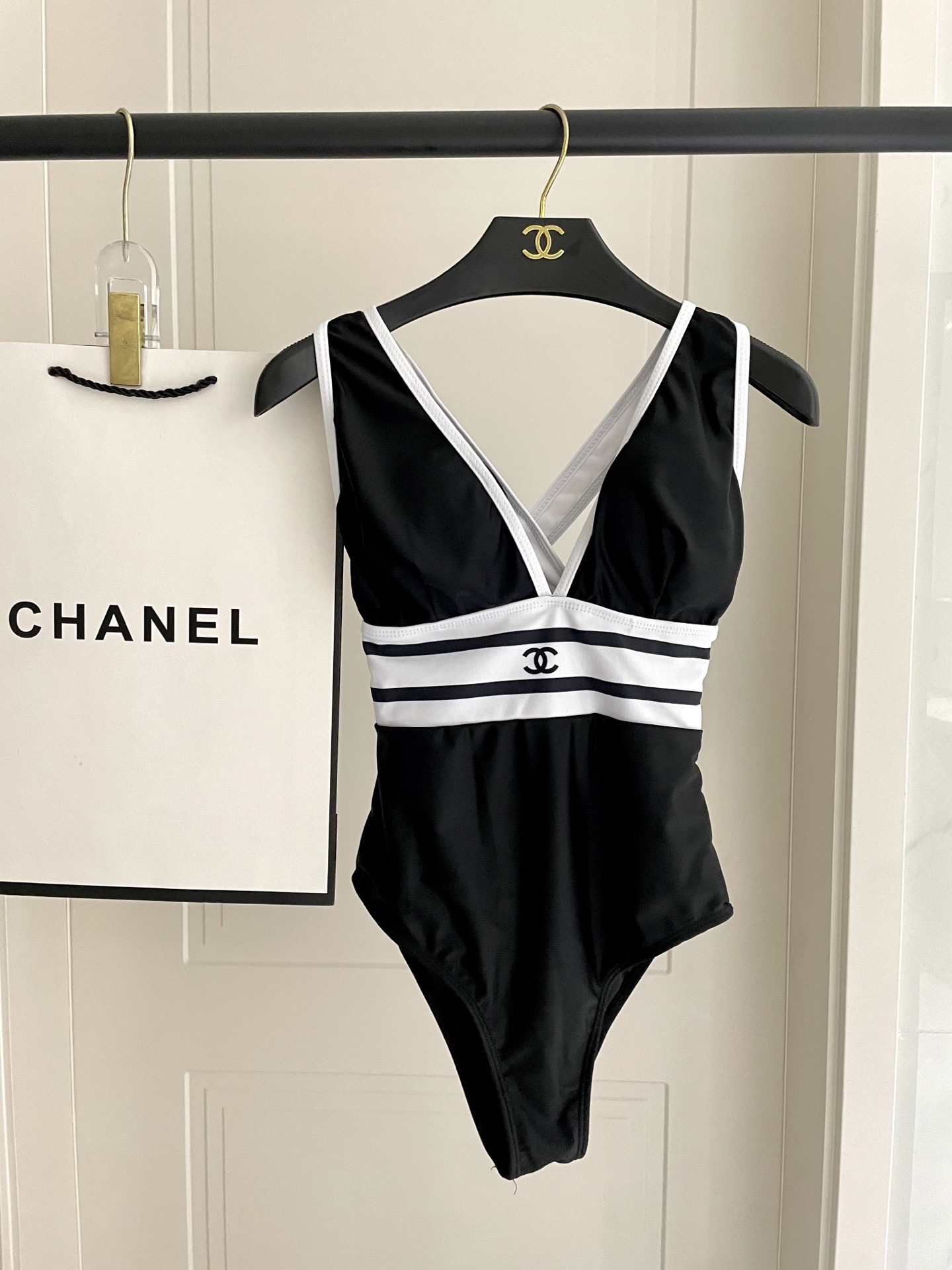 Chanel新款泳衣😍🥰适合多种场景的游泳衣🏊‍♀️海边 游泳池 温泉 水上乐园 漂流都可以😌内搭也完全