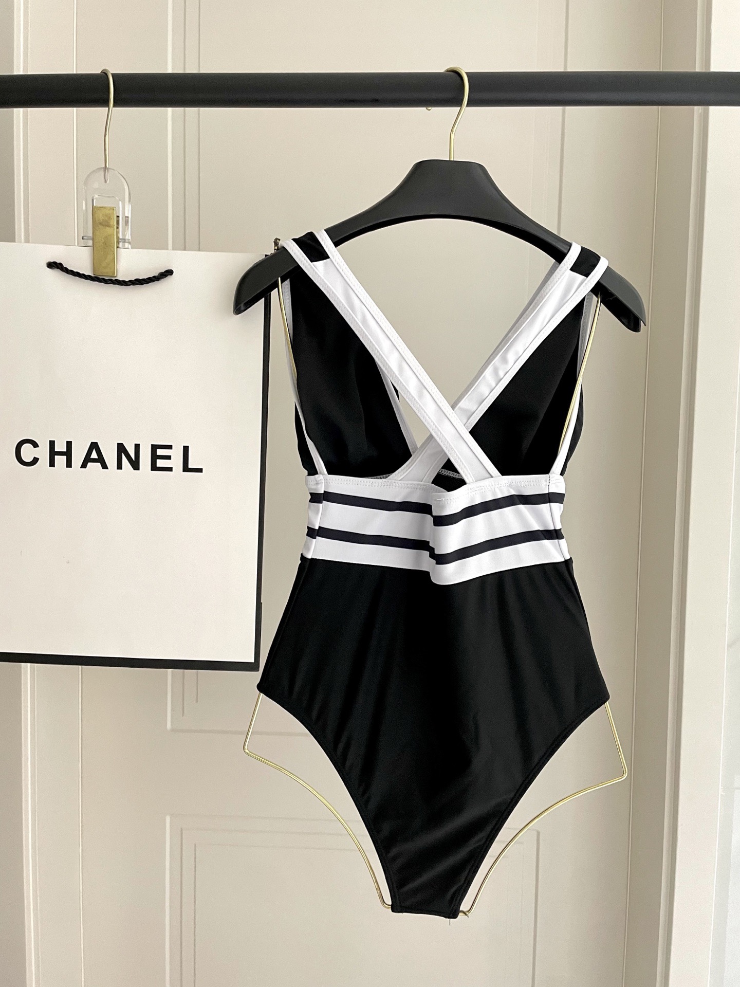 Chanel新款泳衣😍🥰适合多种场景的游泳衣🏊‍♀️海边 游泳池 温泉 水上乐园 漂流都可以😌内搭也完全