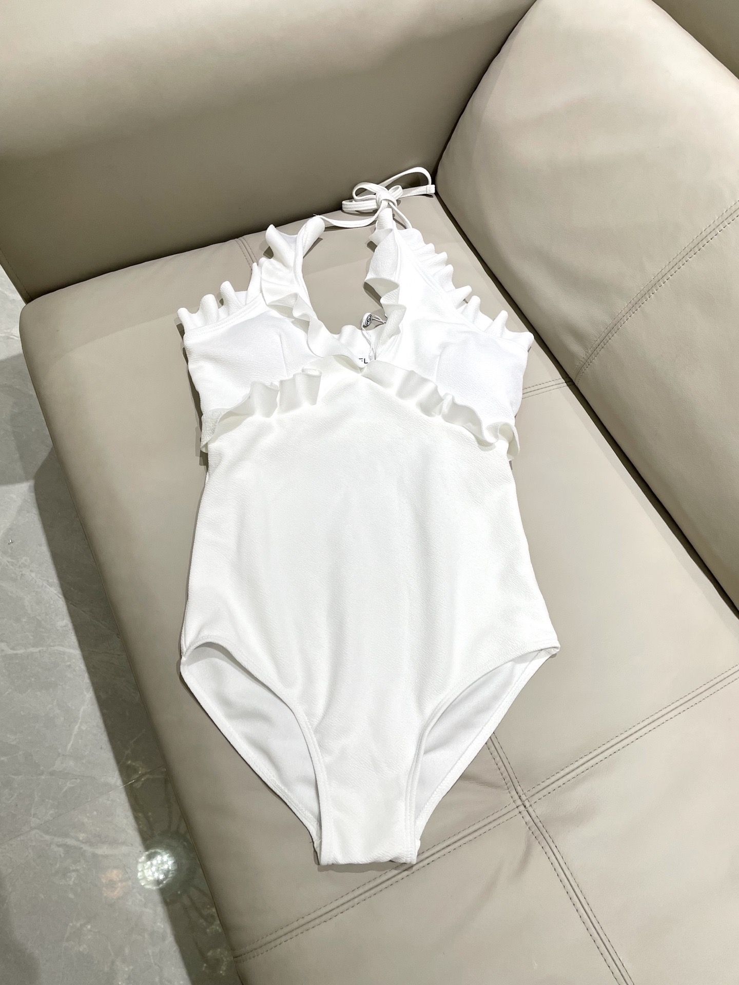 Chanel新款泳衣加泳裙😍🥰适合多种场景的游泳衣🏊‍♀️海边 游泳池 温泉 水上乐园 漂流都可以😌内搭