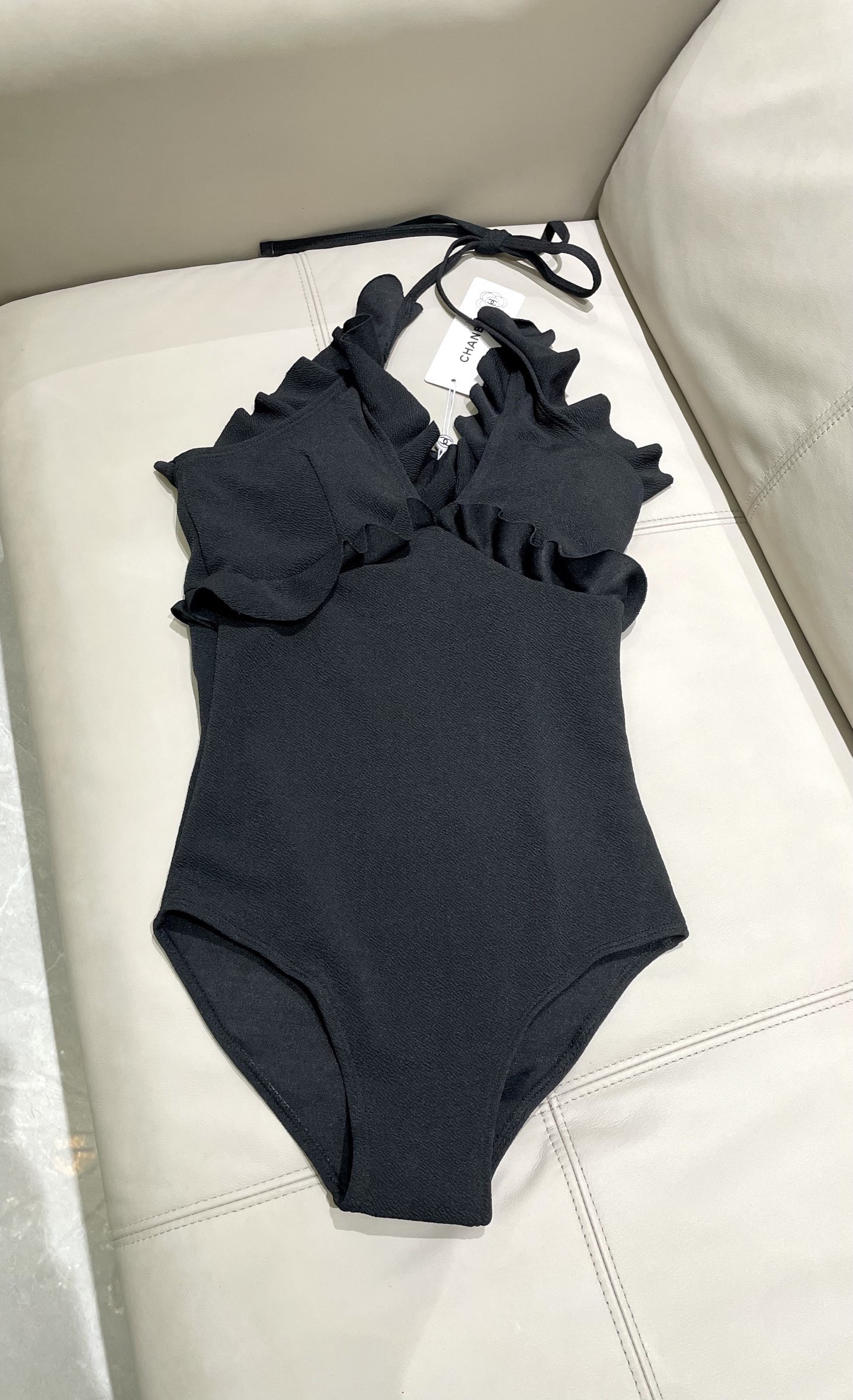 Chanel新款泳衣➕泳裙🥰适合多种场景的游泳衣🏊‍♀️海边 游泳池 温泉 水上乐园 漂流都可以😌内搭也