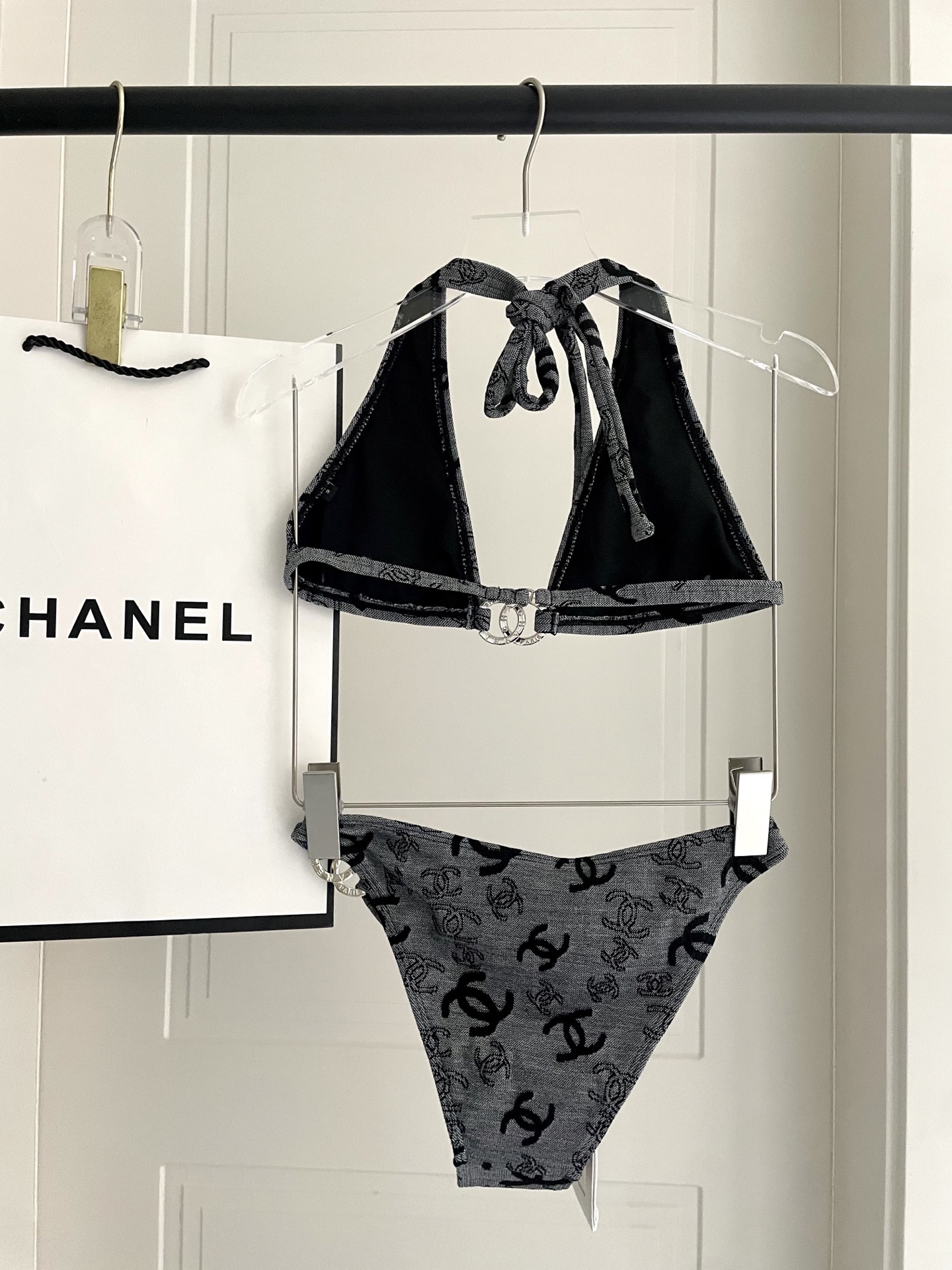 Chanel新款泳衣😍🥰适合多种场景的游泳衣🏊‍♀️海边 游泳池 温泉 水上乐园 漂流都可以😌内搭也完全