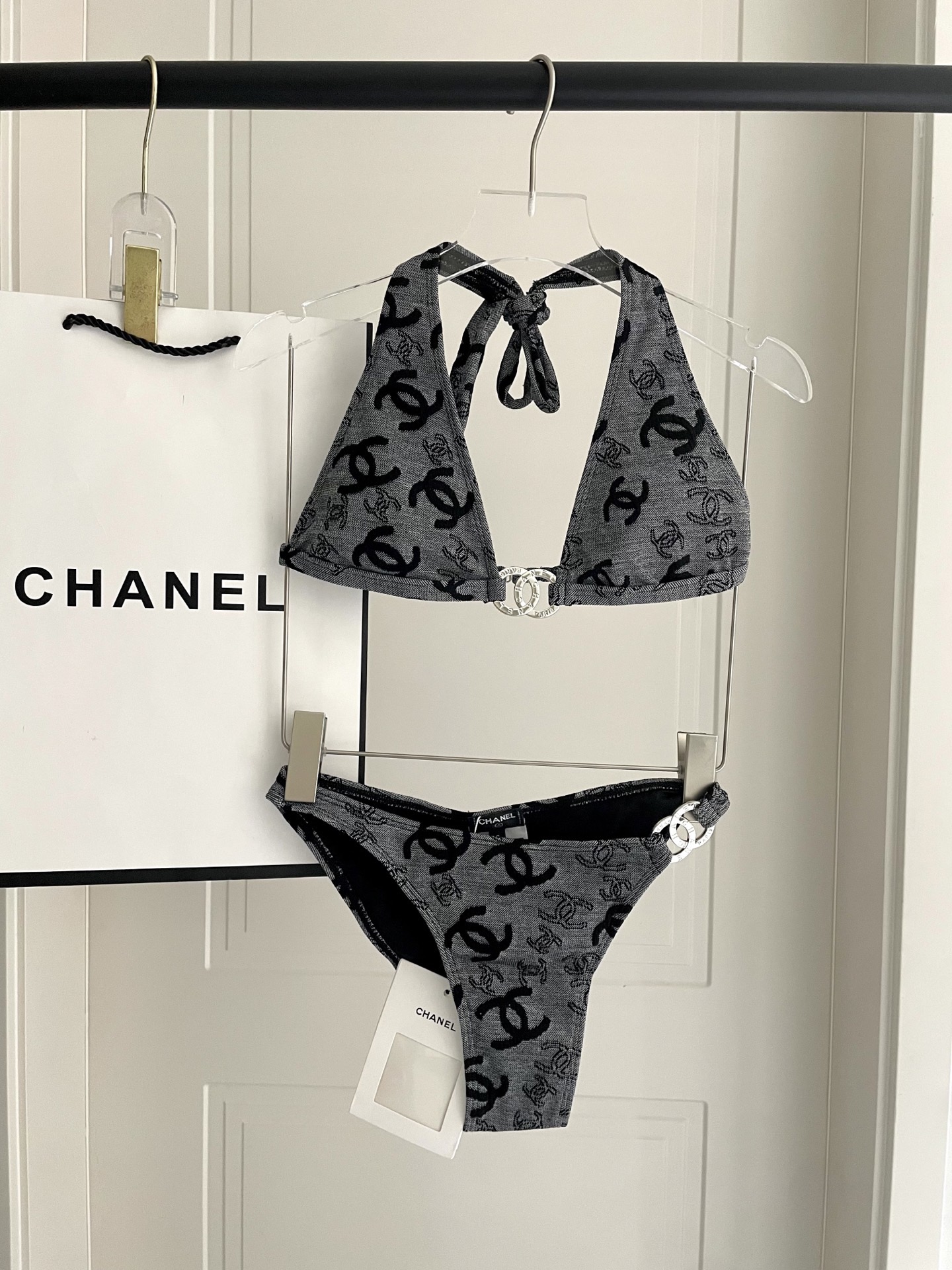 Chanel新款泳衣😍🥰适合多种场景的游泳衣🏊‍♀️海边 游泳池 温泉 水上乐园 漂流都可以😌内搭也完全