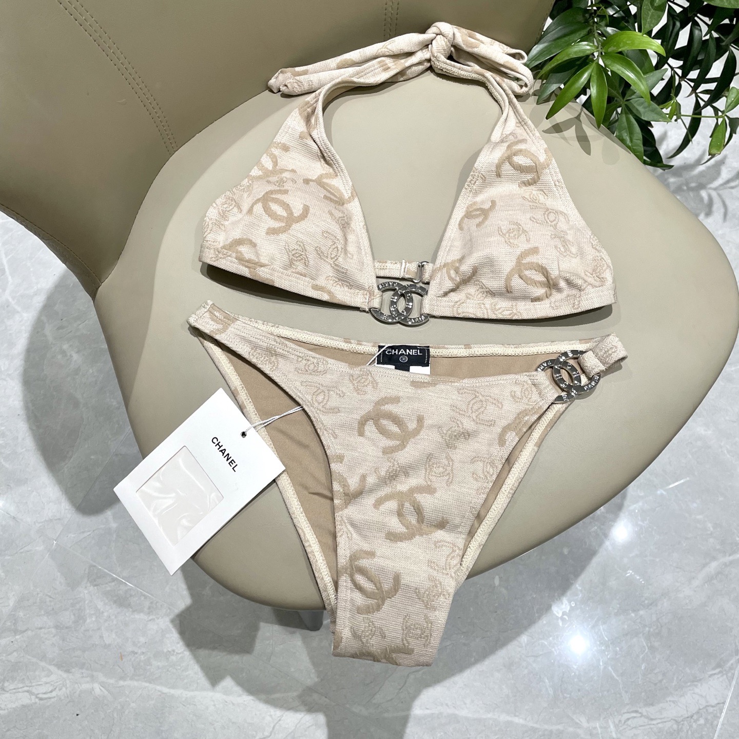 Chanel新款泳衣😍🥰适合多种场景的游泳衣🏊‍♀️海边 游泳池 温泉 水上乐园 漂流都可以😌内搭也完全