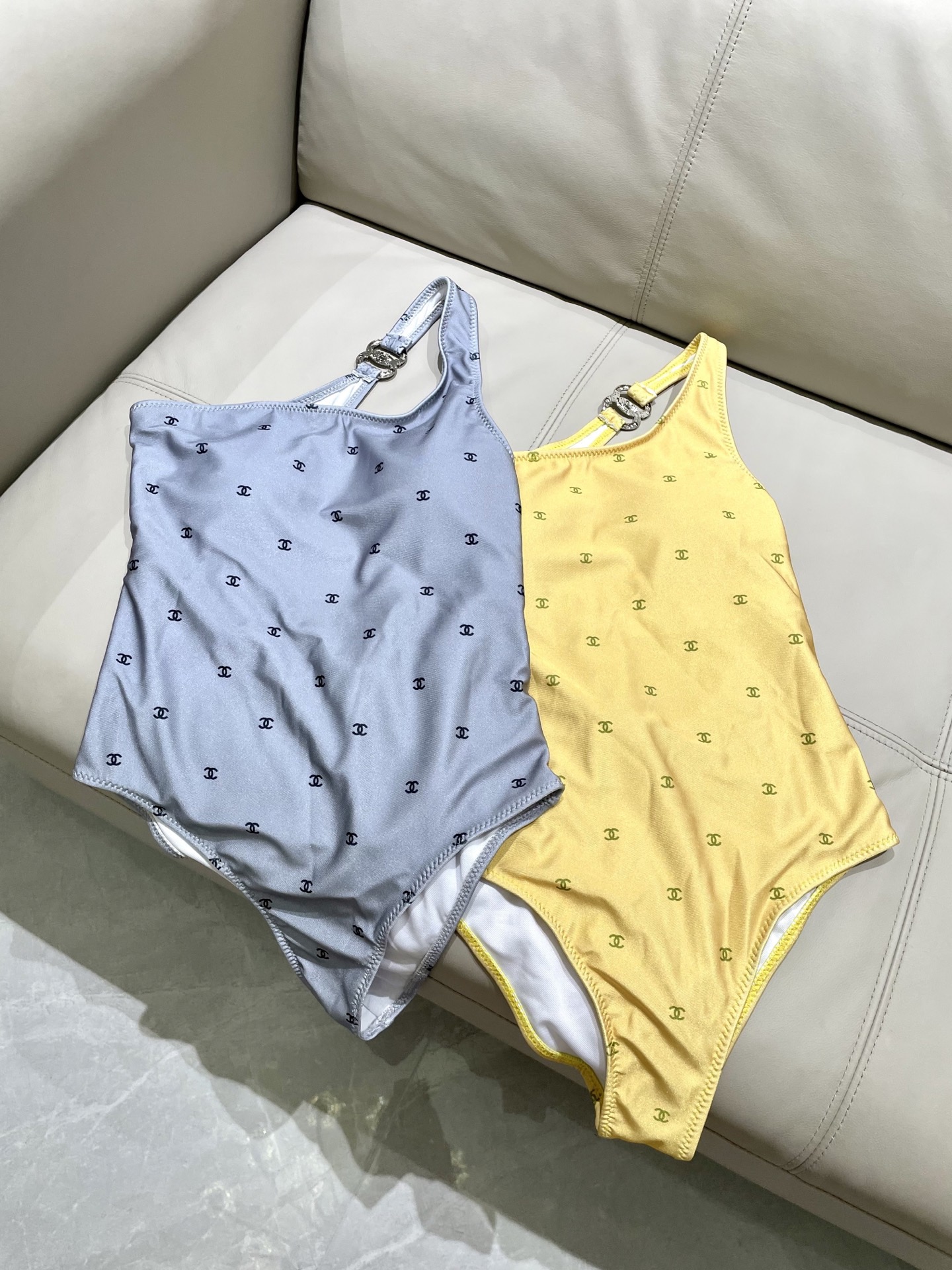 Chanel新款泳衣😍🥰适合多种场景的游泳衣🏊‍♀️海边 游泳池 温泉 水上乐园 漂流都可以😌内搭也完全