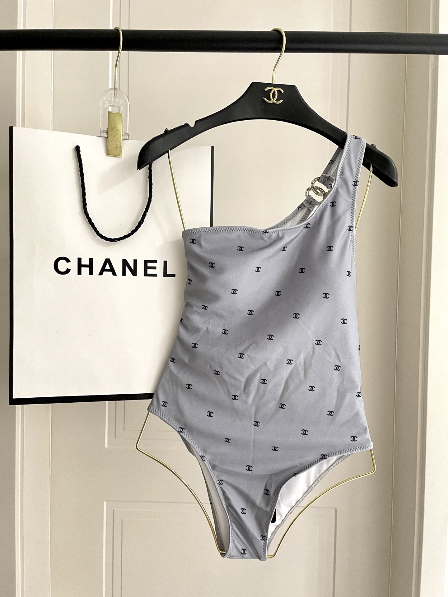 Chanel新款泳衣😍🥰适合多种场景的游泳衣🏊‍♀️海边 游泳池 温泉 水上乐园 漂流都可以😌内搭也完全