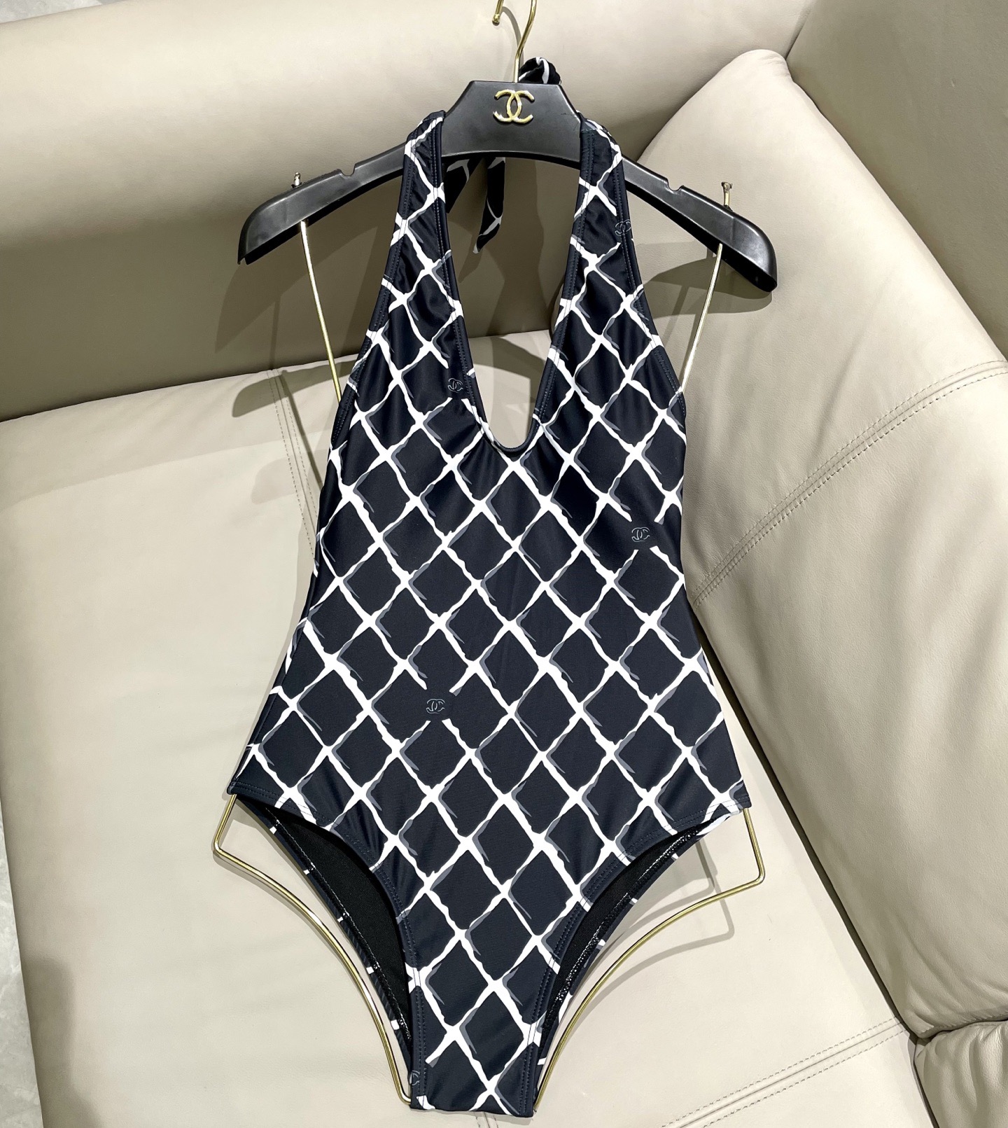 Chanel新款泳衣😍🥰适合多种场景的游泳衣🏊‍♀️海边 游泳池 温泉 水上乐园 漂流都可以😌内搭也完全