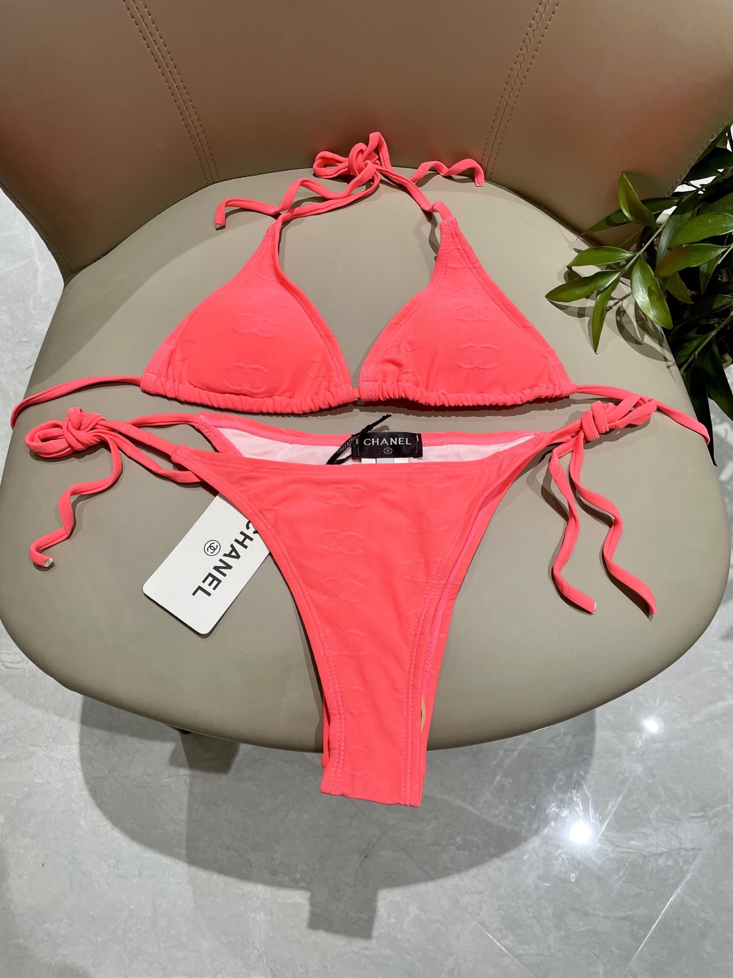 Chanel新款比基尼泳衣😍🥰适合多种场景的游泳衣🏊‍♀️海边 游泳池 温泉 水上乐园 漂流都可以😌内搭