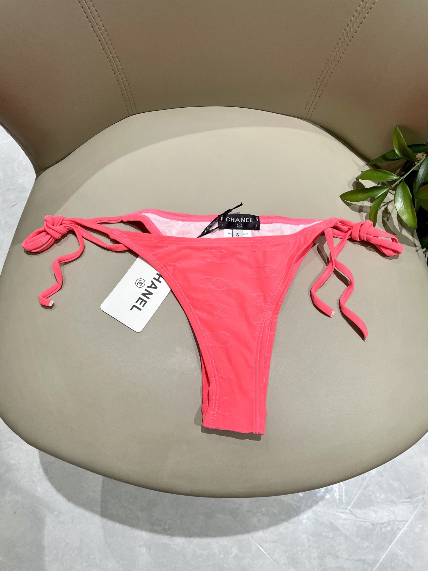 Chanel新款比基尼泳衣😍🥰适合多种场景的游泳衣🏊‍♀️海边 游泳池 温泉 水上乐园 漂流都可以😌内搭