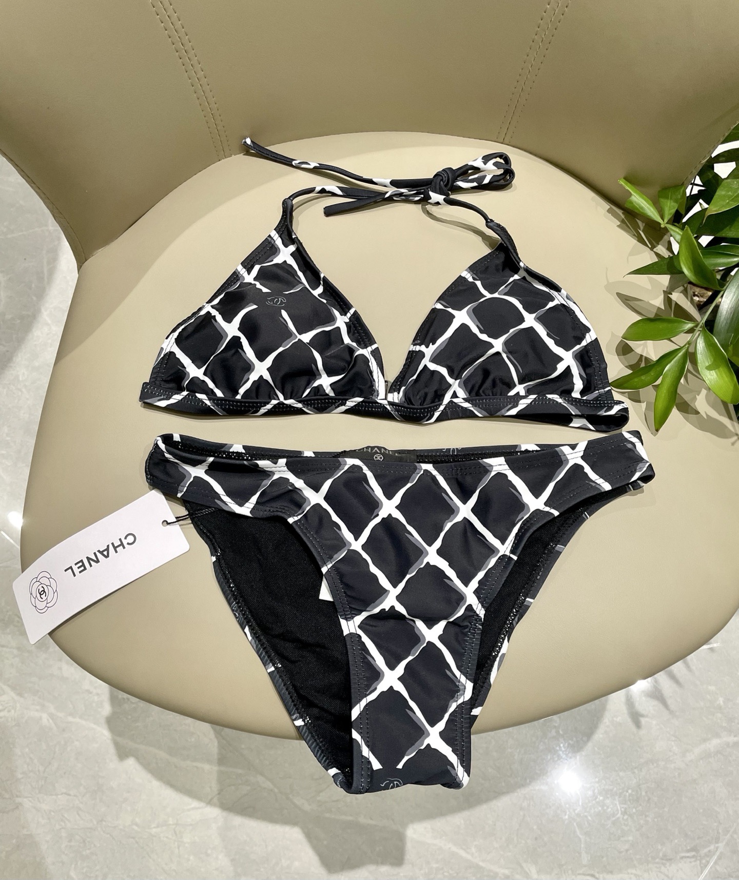 Chanel新款比基尼泳衣😍🥰适合多种场景的游泳衣🏊‍♀️海边 游泳池 温泉 水上乐园 漂流都可以😌内搭