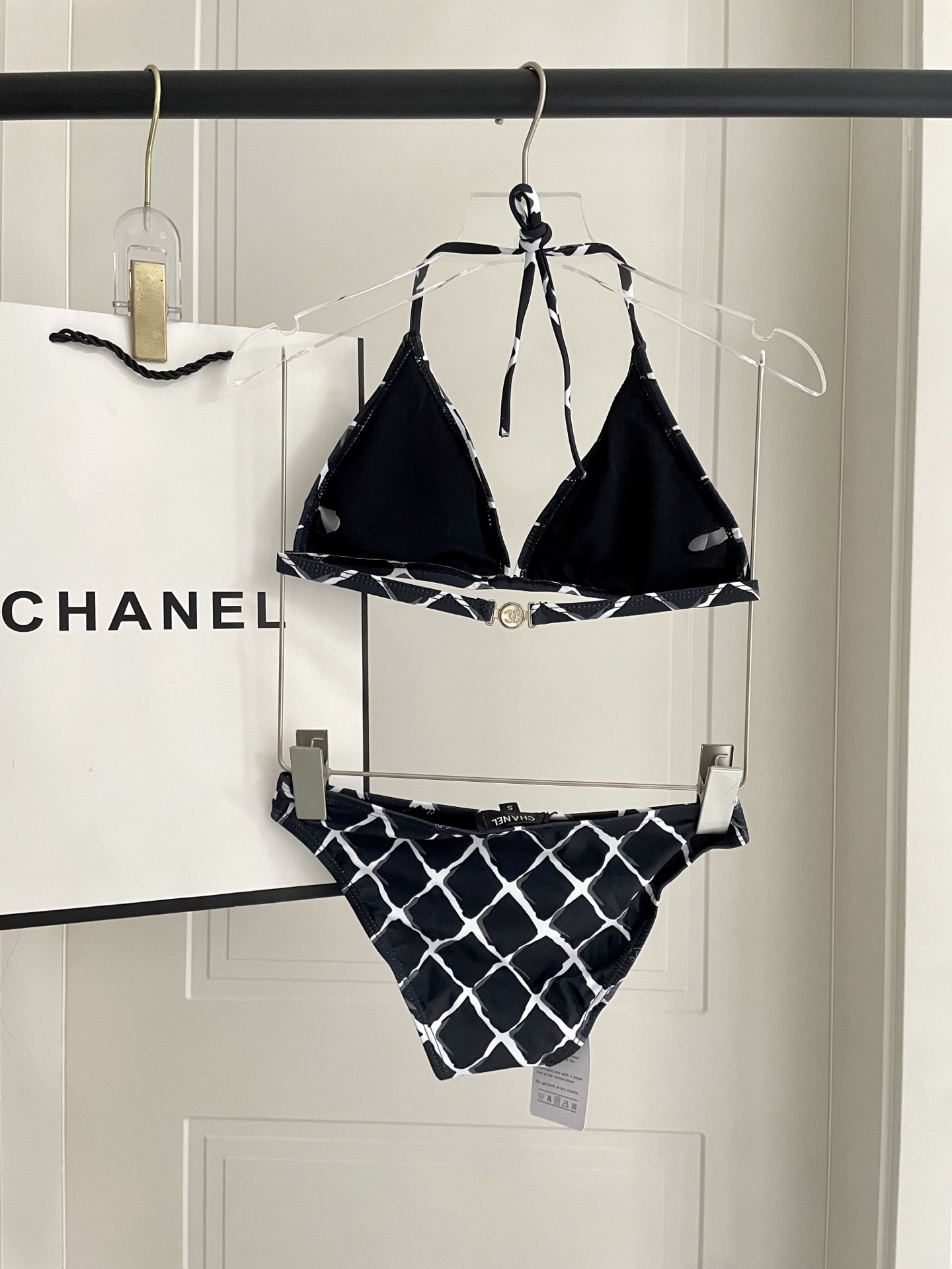 Chanel新款比基尼泳衣😍🥰适合多种场景的游泳衣🏊‍♀️海边 游泳池 温泉 水上乐园 漂流都可以😌内搭