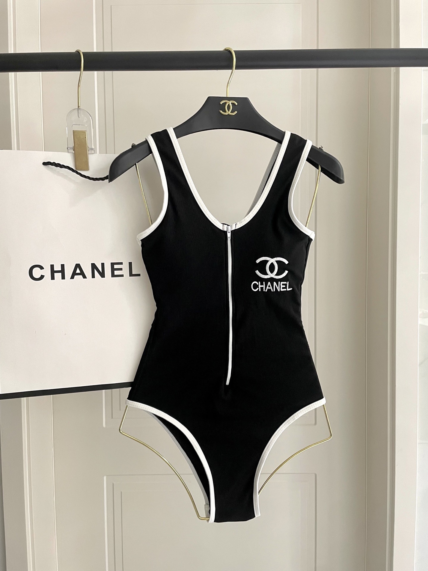 Chanel新款针织泳衣😍🥰适合多种场景的游泳衣🏊‍♀️海边 游泳池 温泉 水上乐园 漂流都可以😌内搭也