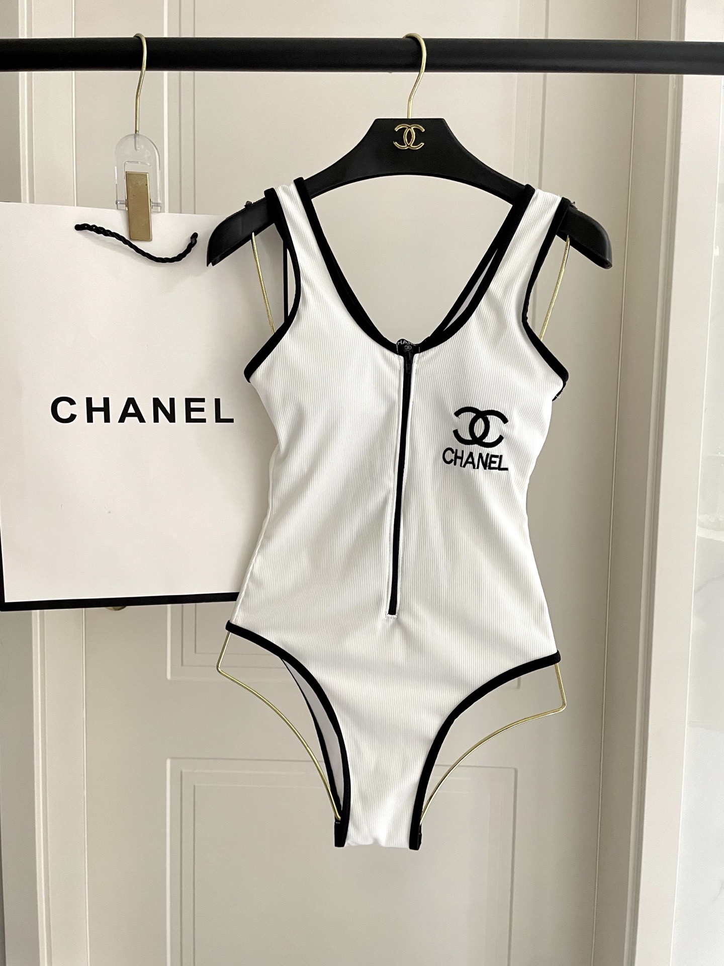 Chanel新款针织泳衣😍🥰适合多种场景的游泳衣🏊‍♀️海边 游泳池 温泉 水上乐园 漂流都可以😌内搭也