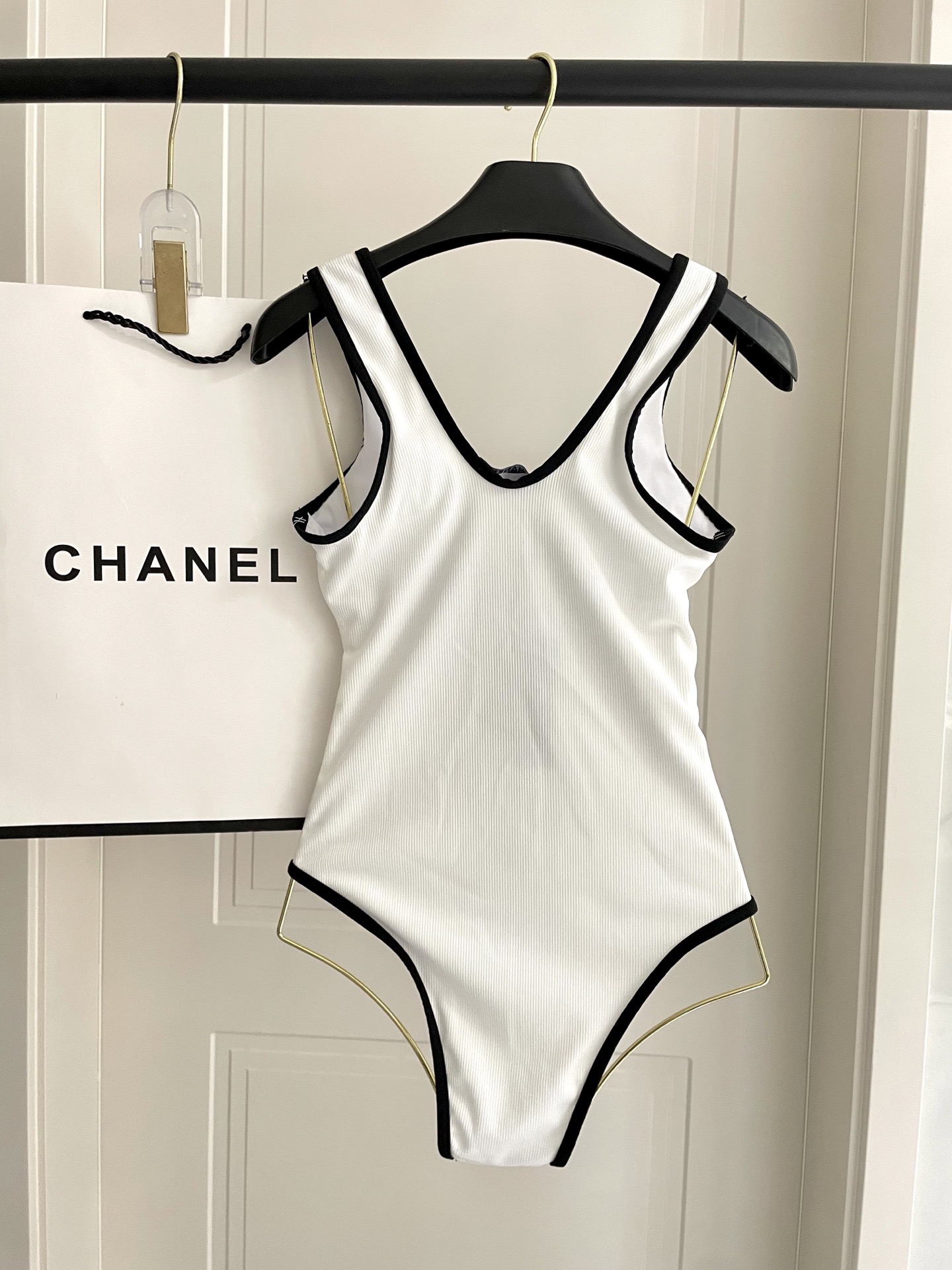 Chanel新款针织泳衣😍🥰适合多种场景的游泳衣🏊‍♀️海边 游泳池 温泉 水上乐园 漂流都可以😌内搭也